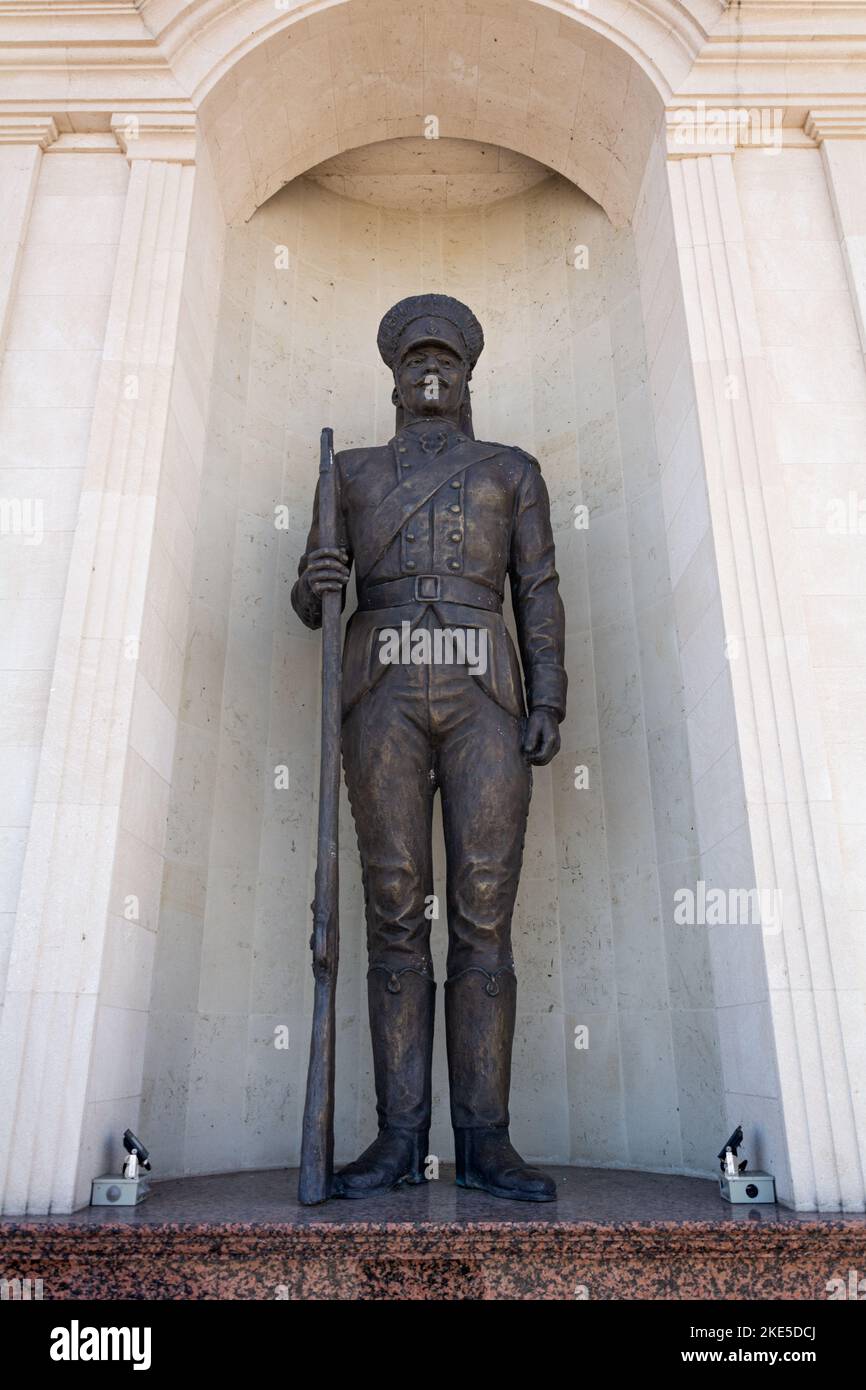 Scultura di granatiere all'ingresso del Parco di Caterina a Tiraspol, Moldova Foto Stock