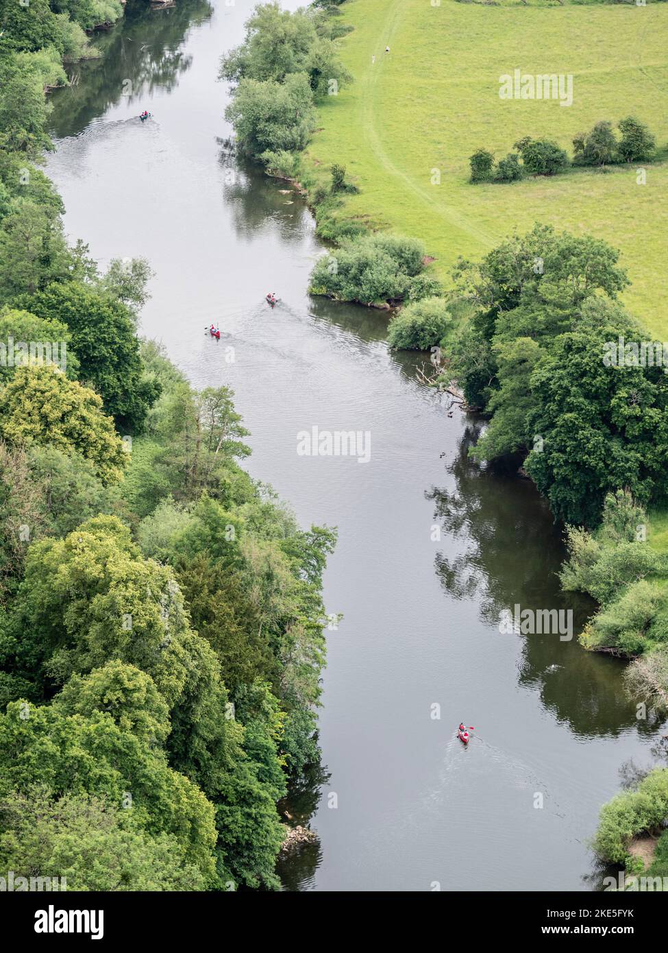 Canoe sul fiume Wye, Vista da Symonds Yat, Herefordshire, Inghilterra Foto Stock