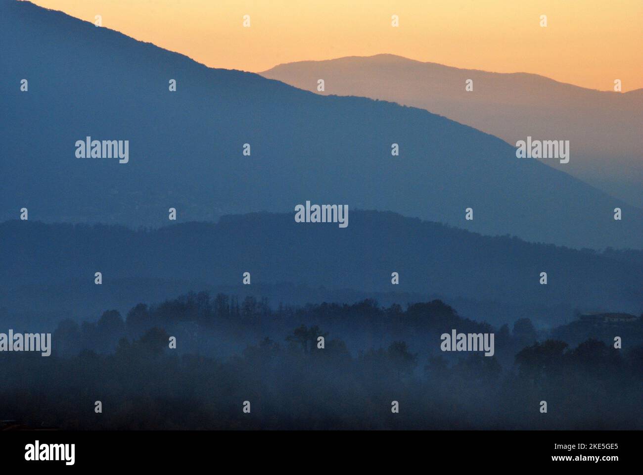 montagne al crepuscolo