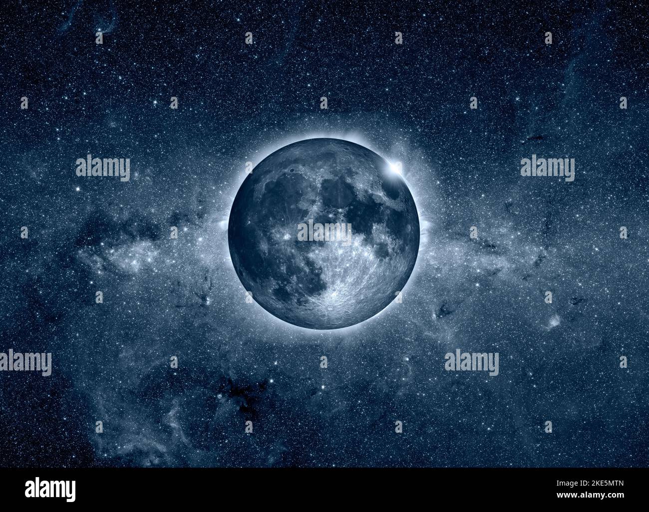 Eclissi pieno del sole dalla luna con effetto anello diamante. Foto Stock