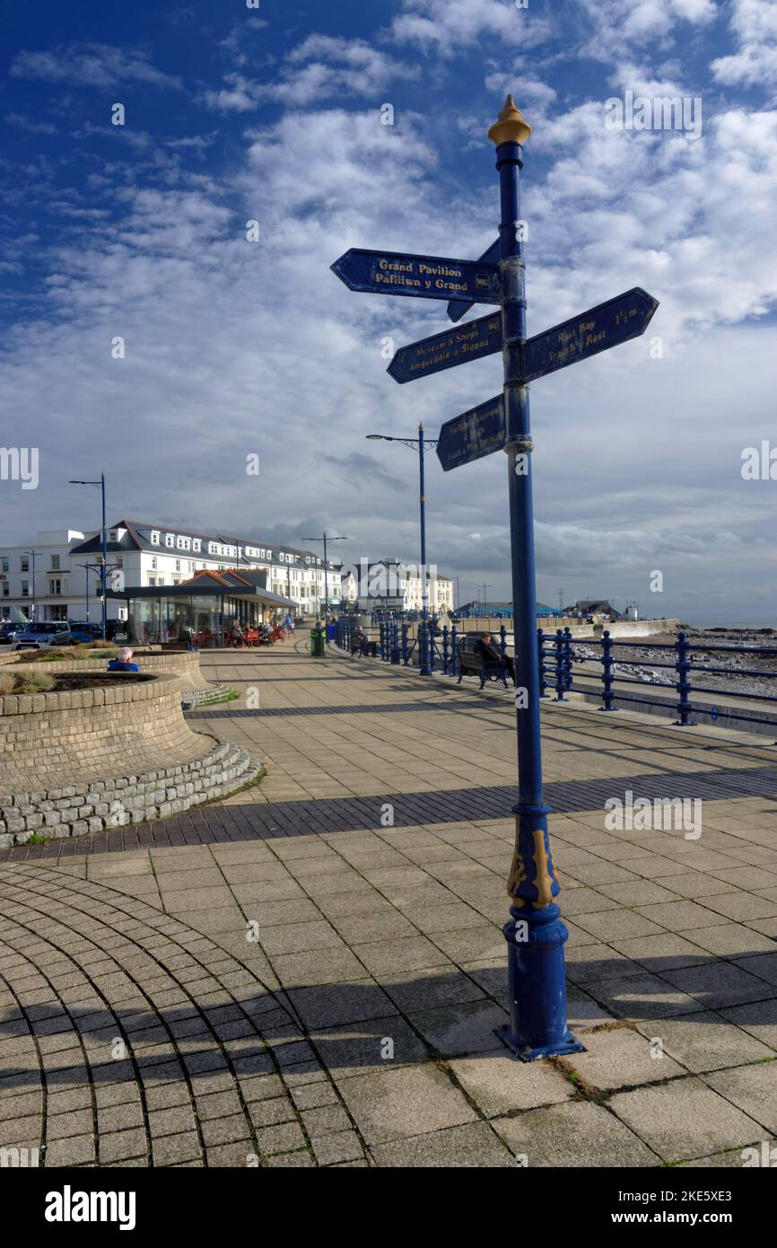 Segnale, The Esplanade, Porthcawl, Galles, Regno Unito. Foto Stock