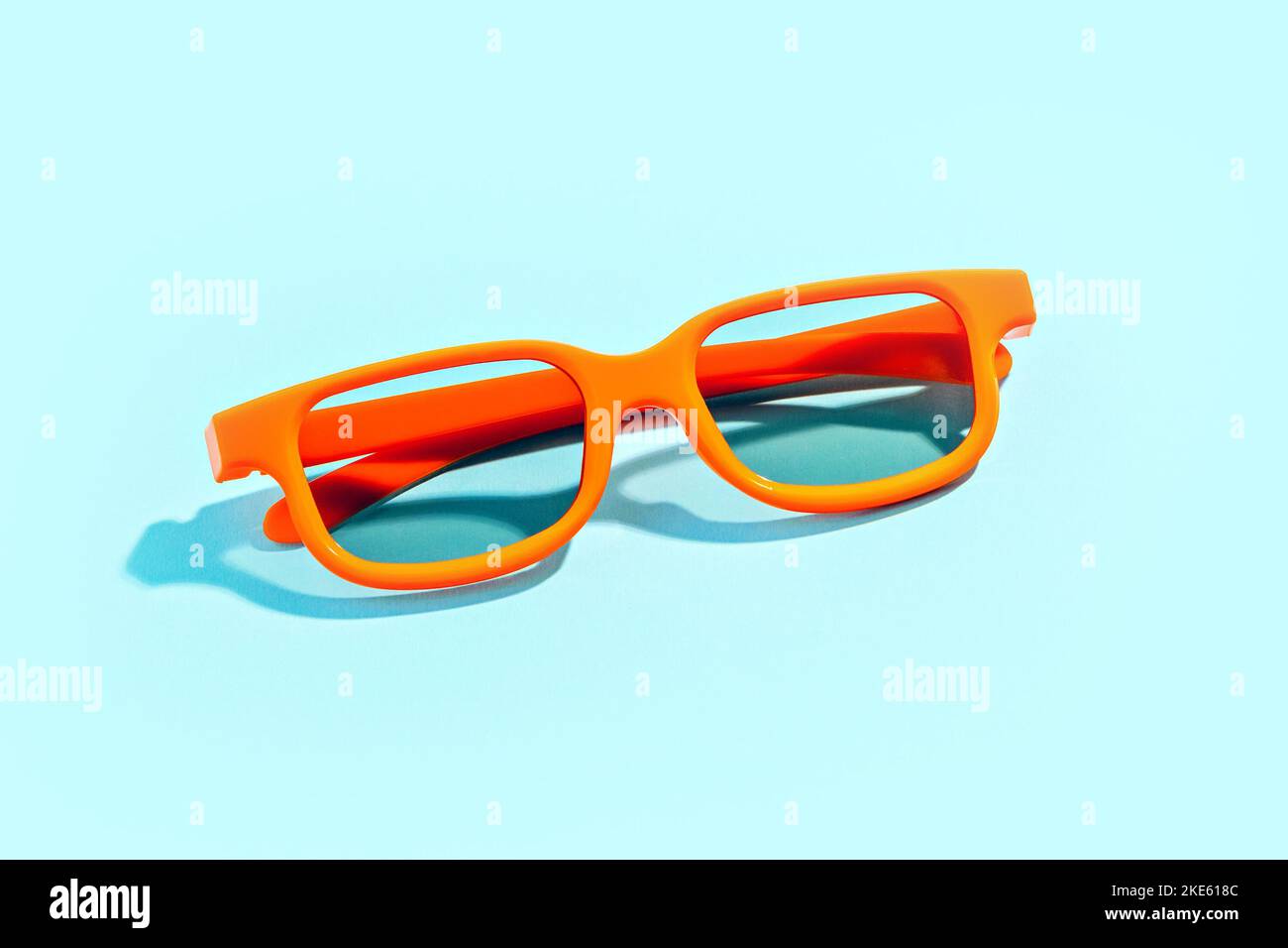 3D bicchieri da film per bambini su sfondo menta Foto Stock