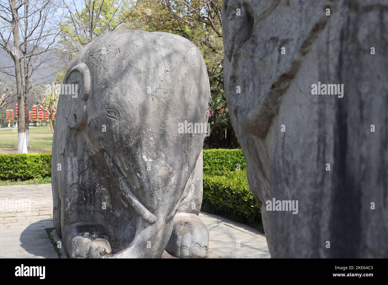 Una statua di un elefante nella tomba degli imperatori Ming, Nanjing, Cina Foto Stock