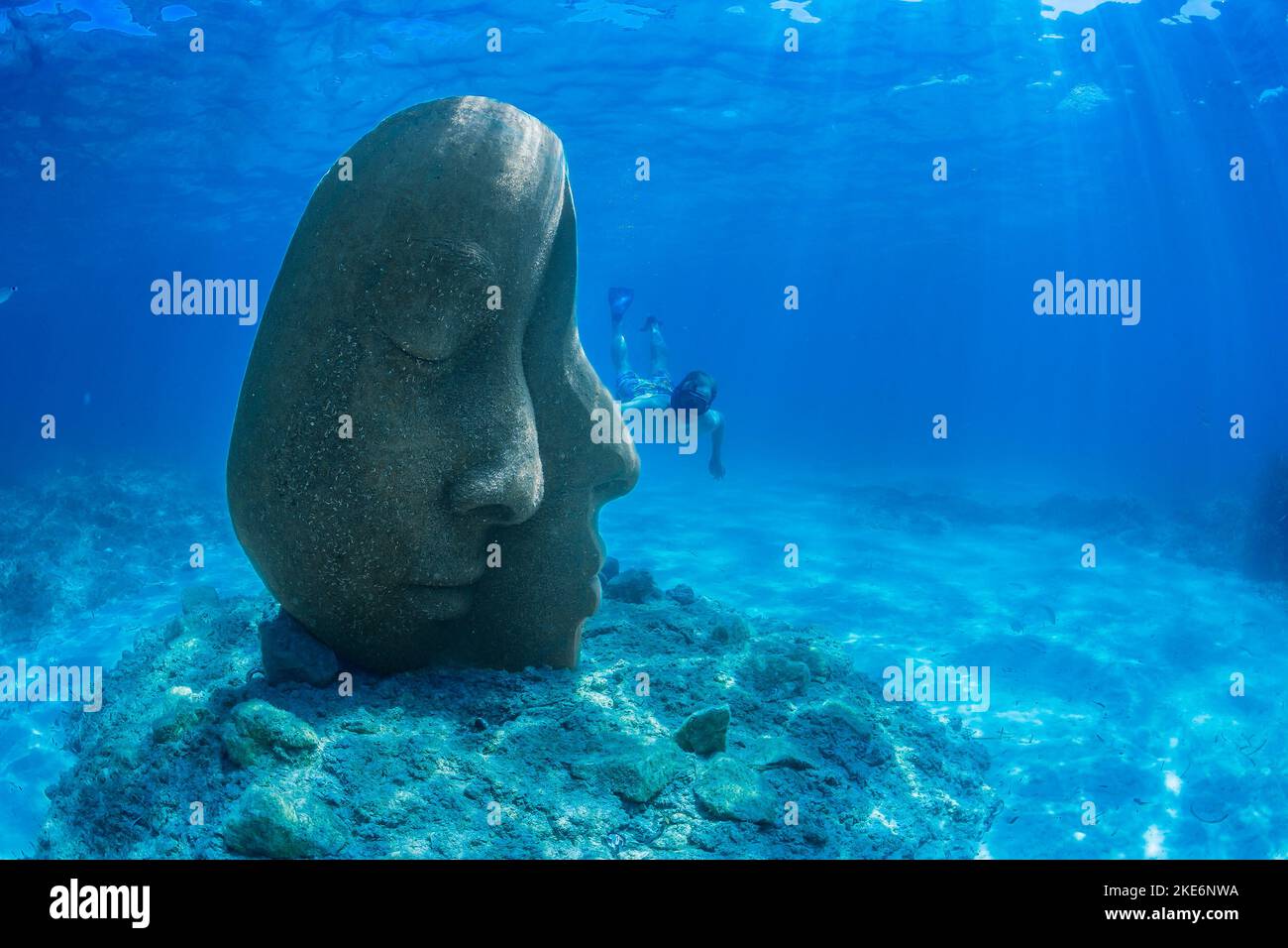 Francia. Alpes-Maritimes (06) Cannes, Sainte-Marguerite, Isole Lerins, Ecomuseo sottomarino di Cannes, sculture di Jason de Caires Taylor Foto Stock