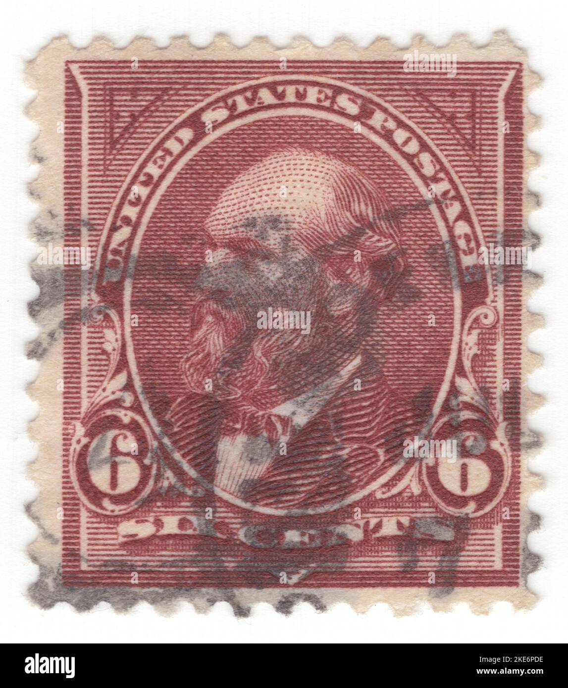 USA - 1897: Un francobollo viola da 6 centesimi raffigurante il ritratto di James Abram Garfield, 20th presidente degli Stati Uniti, in servizio dal 4 marzo 1881, fino alla sua morte sei mesi dopo, due mesi dopo che è stato sparato da un assassino. Avvocato e generale della Guerra civile, ha servito nove mandati alla Camera dei rappresentanti ed è stato l'unico membro in seduta del Parlamento ad essere eletto presidente. Prima della sua candidatura alla Casa Bianca, era stato eletto al Senato degli Stati Uniti dall'Assemblea Generale dell'Ohio, una posizione che egli rifiutò quando divenne presidente eletto Foto Stock
