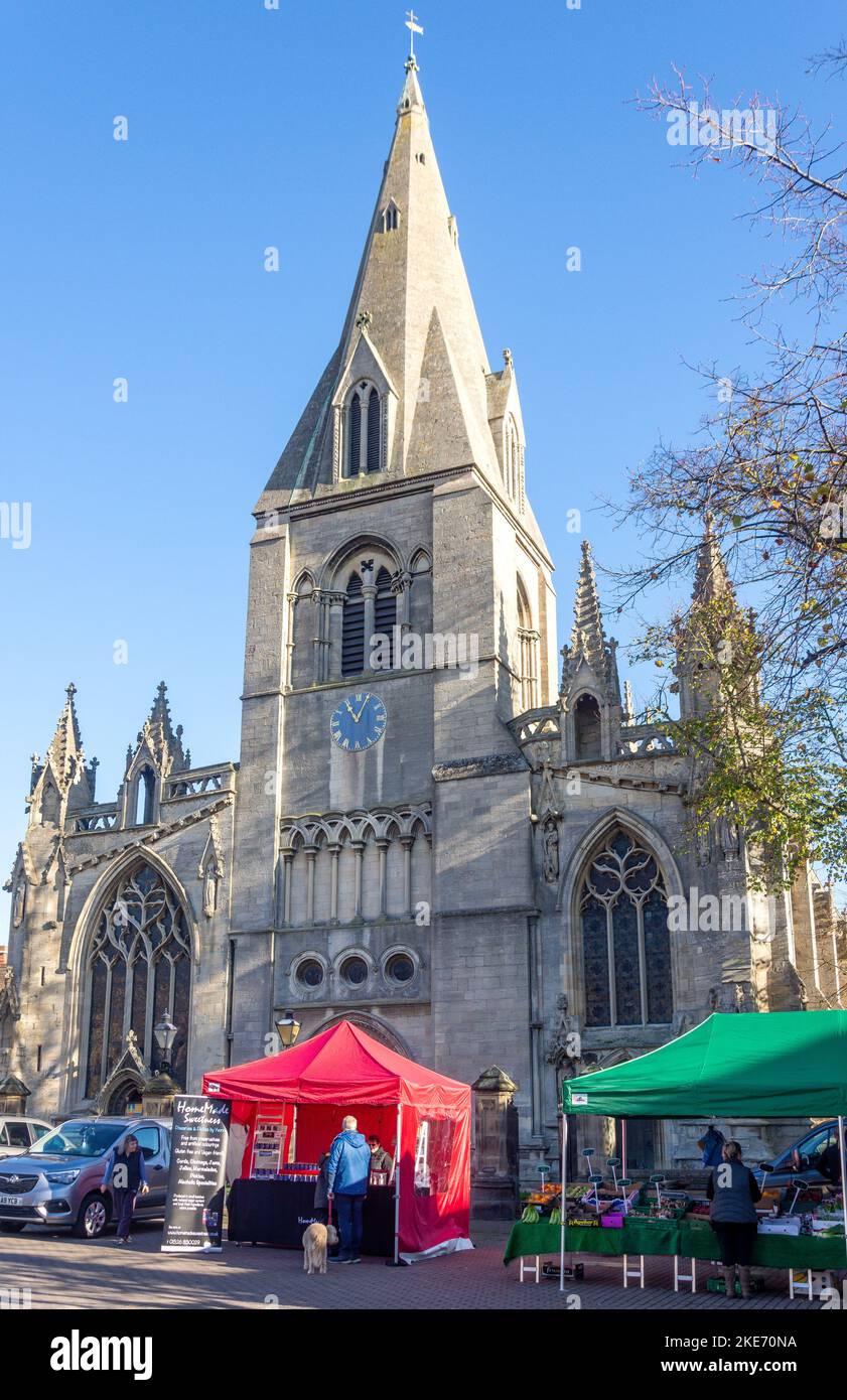 Chiesa di St Denys, Piazza del mercato, Sleaford, Lincolnshire, Inghilterra, Regno Unito Foto Stock