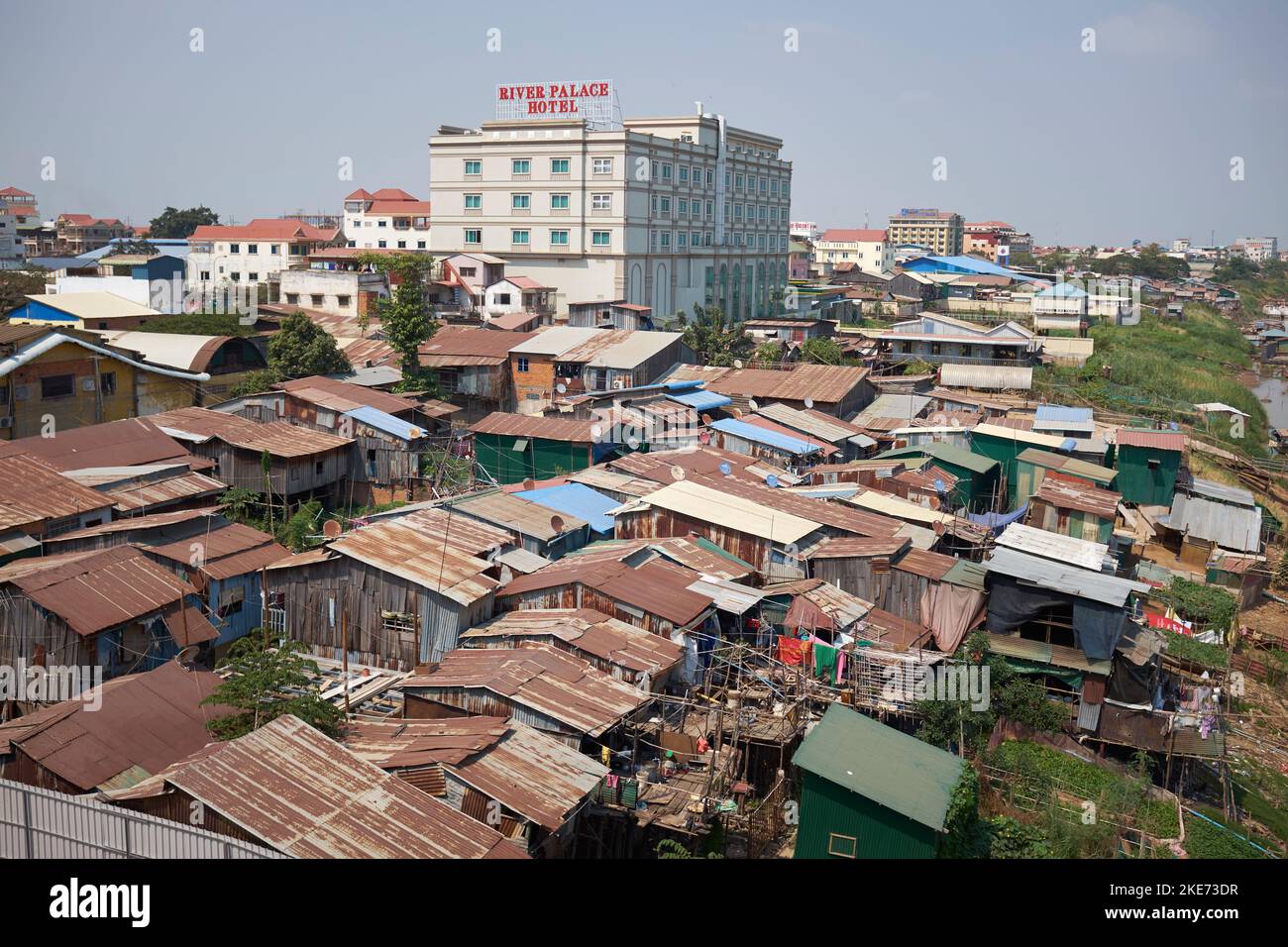Panorama urbano sui tetti di Phnom Penh Cambogia Foto Stock