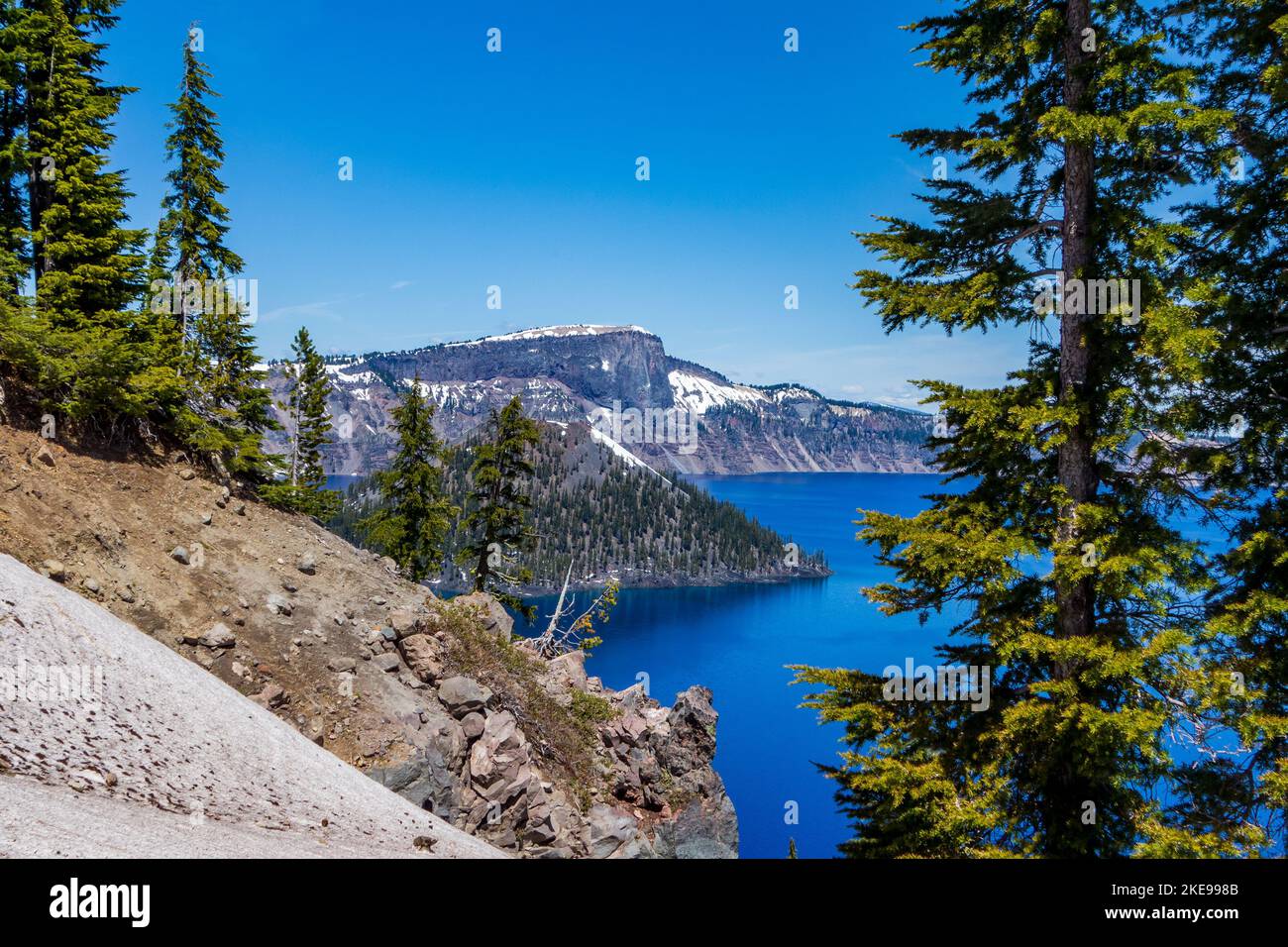 Crater Lake è il lago più profondo del Nord America e si trova nel Crater Lake National Park in Oregon Foto Stock