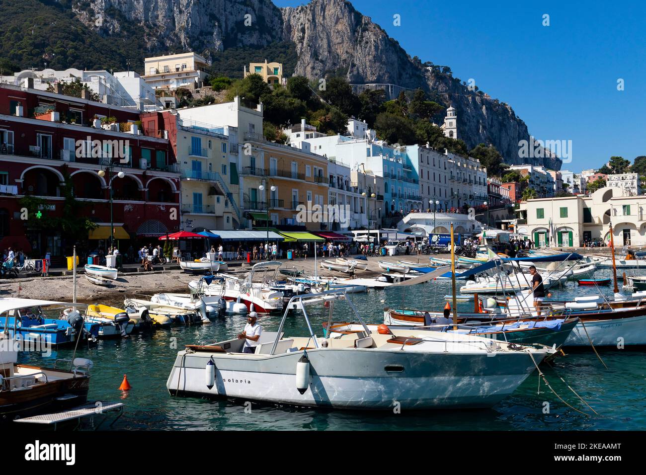 Porto di Marina Grande con barche da pesca, Capri, Golfo di Napoli, Campania, Italia Meridionale, Italia, Europa Foto Stock
