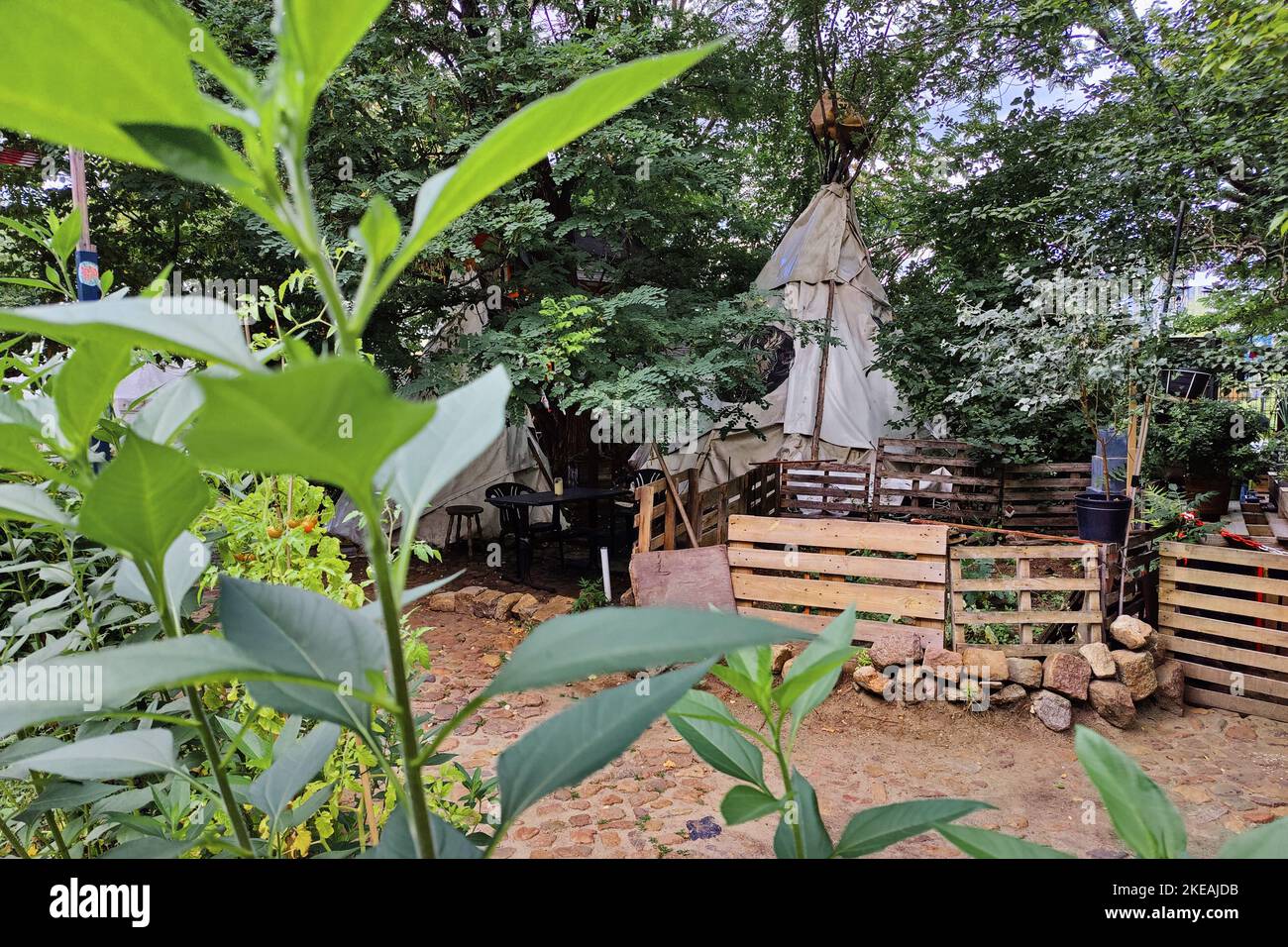 Scena su Paula Thiede Ufer sulla Sprea, Berlin-Mitte, Germania, Berlino Foto Stock