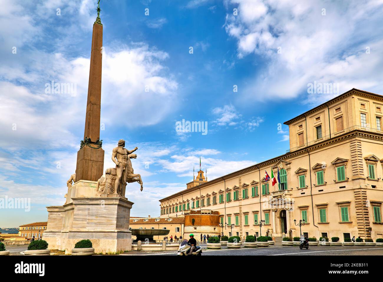 Roma Lazio Italia. Il Palazzo del Quirinale è un edificio storico, una delle tre attuali residenze ufficiali del presidente della Repubblica Italiana Foto Stock