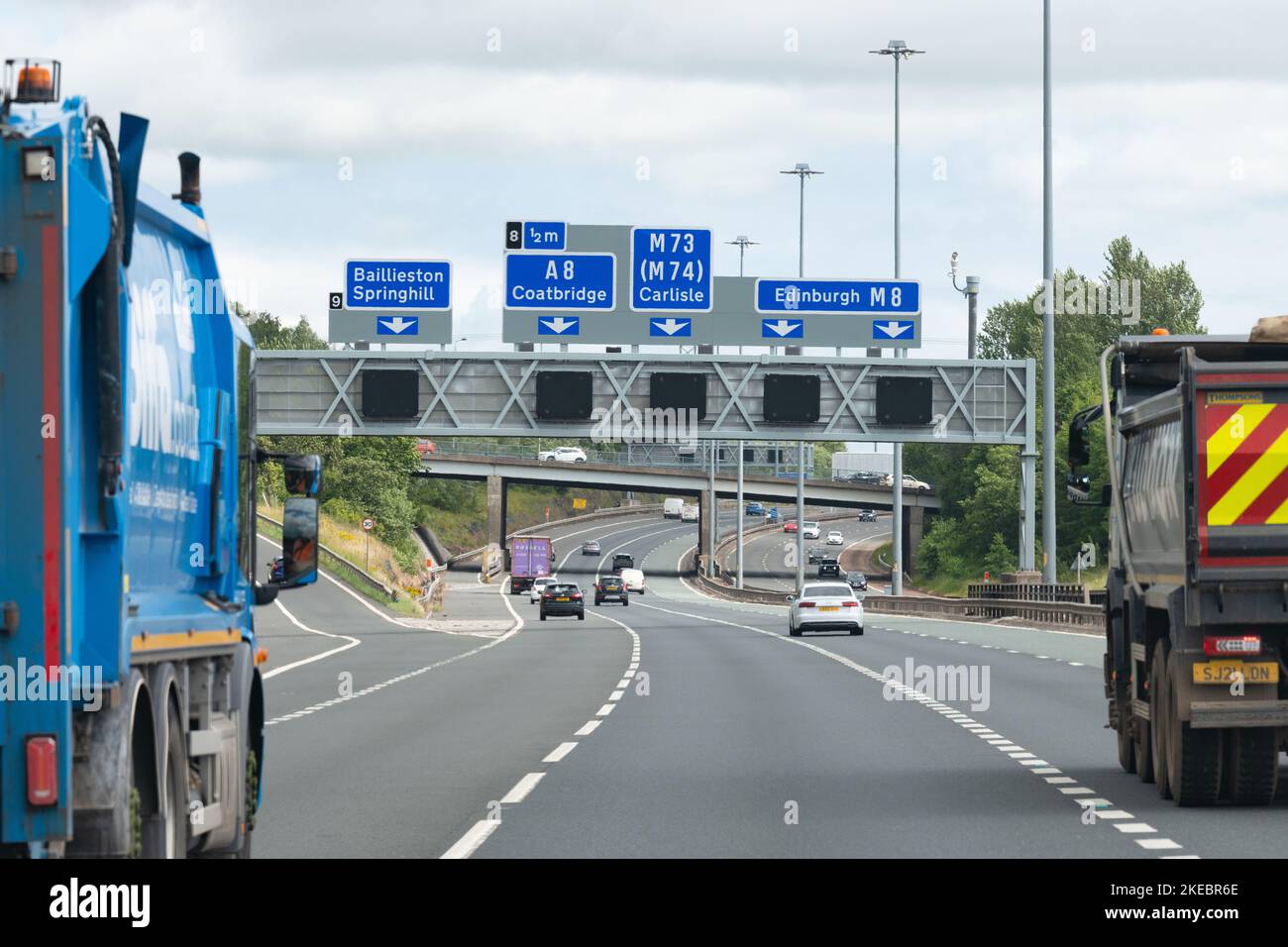 M8 uscite autostradali 8 e 9 che conducono verso A8 Coatbridge, M73 (M74) Carlisle e M8 Edinburgh, Scotland, UK Foto Stock