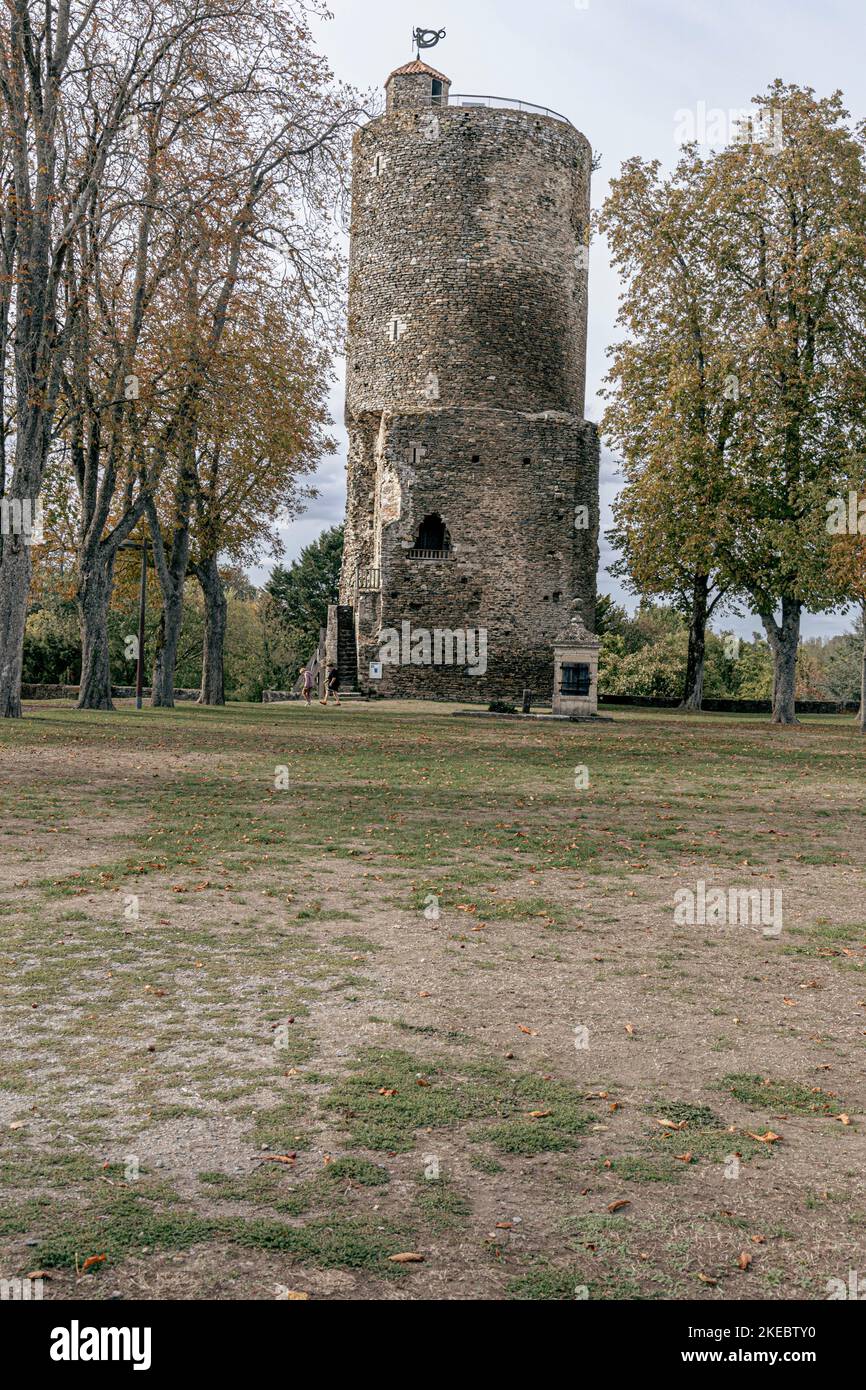 Tour Melusine , Torre Melusine al medievale, designare 'Beautiful Village', Vouvant, Pays de la Loire, Francia Foto Stock