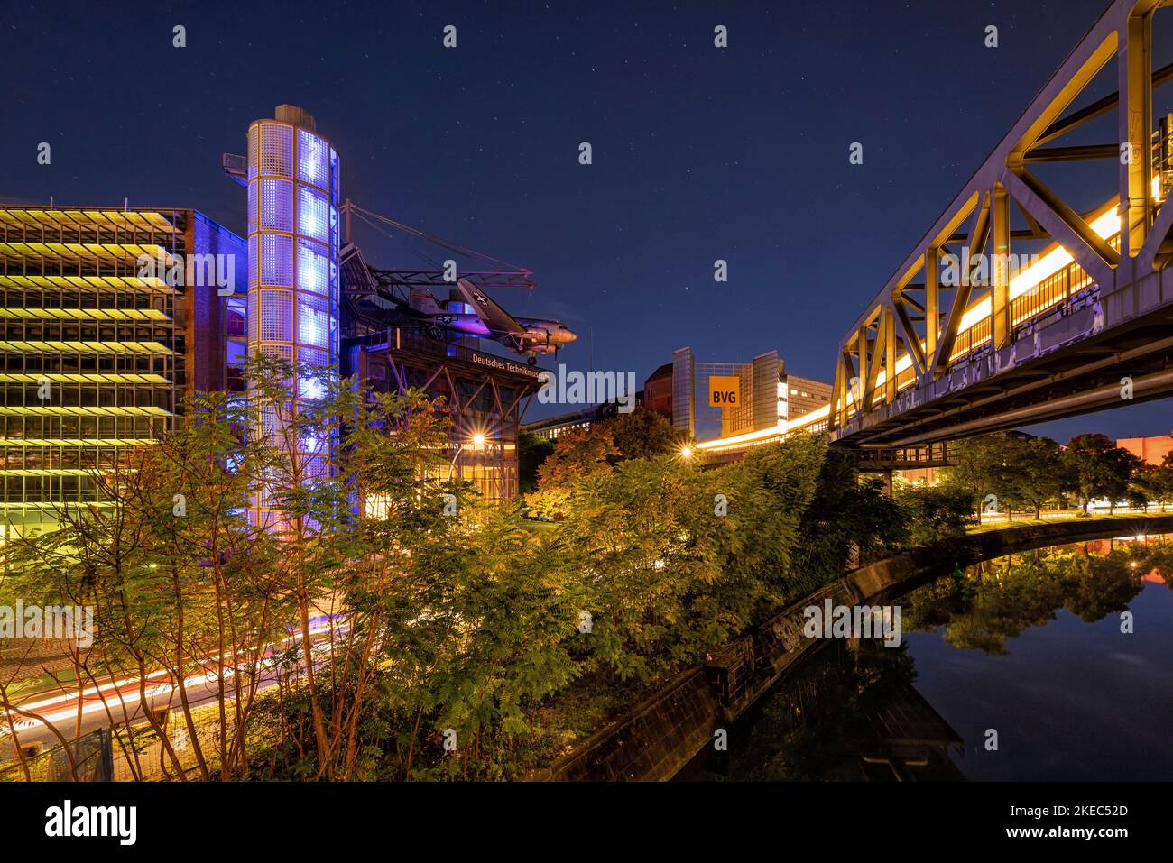 Museo tedesco della tecnologia di notte. Berlino, Germania. Foto Stock