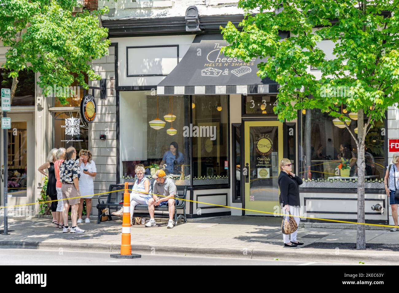 persone che aspettano all'inizio della sfilata del rodeo di franklin Foto Stock