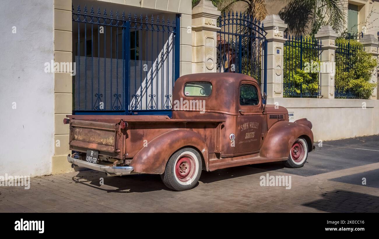Chevrolet pickup costruito tra il 1941 e il 1947 a Capestang. Foto Stock