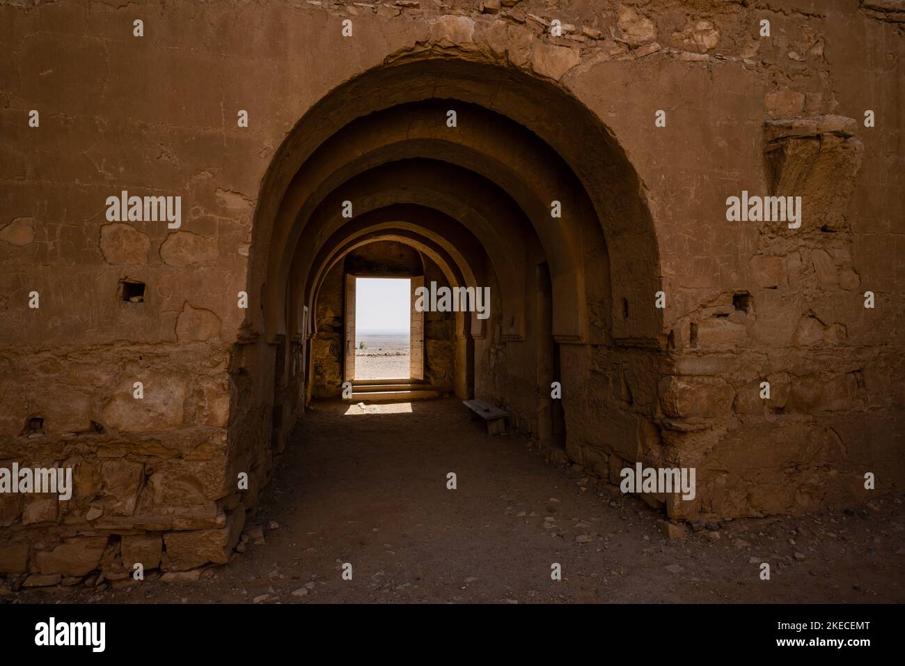 Porta d'ingresso di Qasr Kharana, a volte Qasr al-Harrana, Qasr al-Kharanah, Kharaneh o Hraneh Desert Castle in Giordania Foto Stock