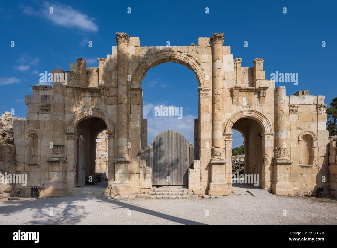 Gerasa South Gate, l'ingresso all'antica città romana di Jerash, Giordania Foto Stock