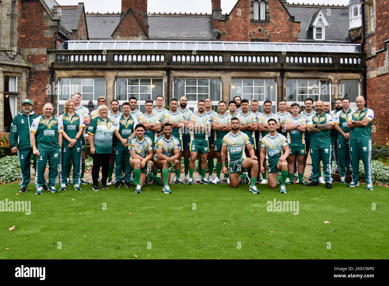 Squadra di Coppa del mondo di rugby Cook Islands 2021. Foto al loro campo base a Rockliffe Hall, Darlington, Regno Unito. Foto Stock