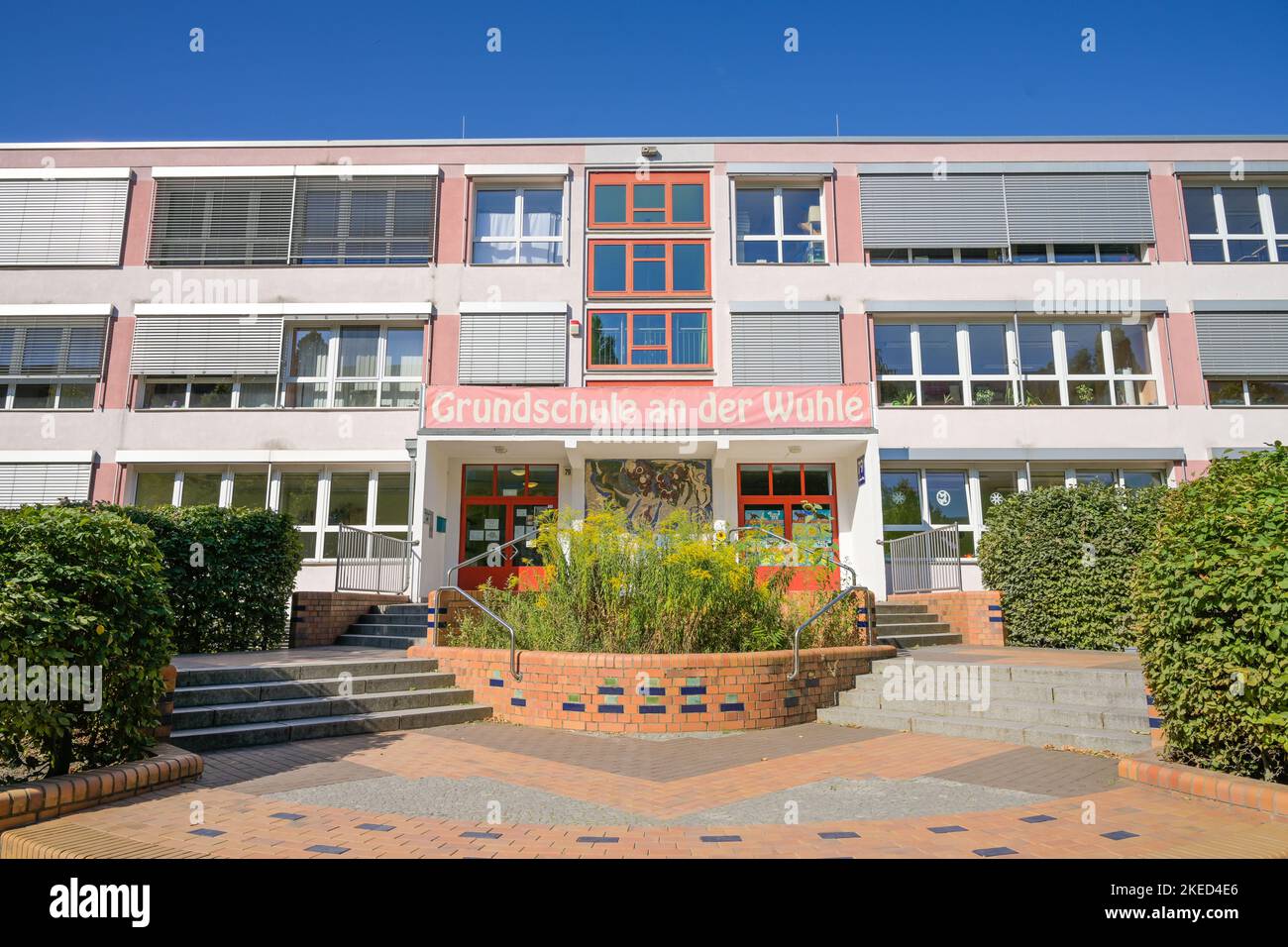 Grundschule an der Wuhle, Teterower Ring, Hellersdorf, Marzahn-Hellersdorf, Berlino, Germania Foto Stock