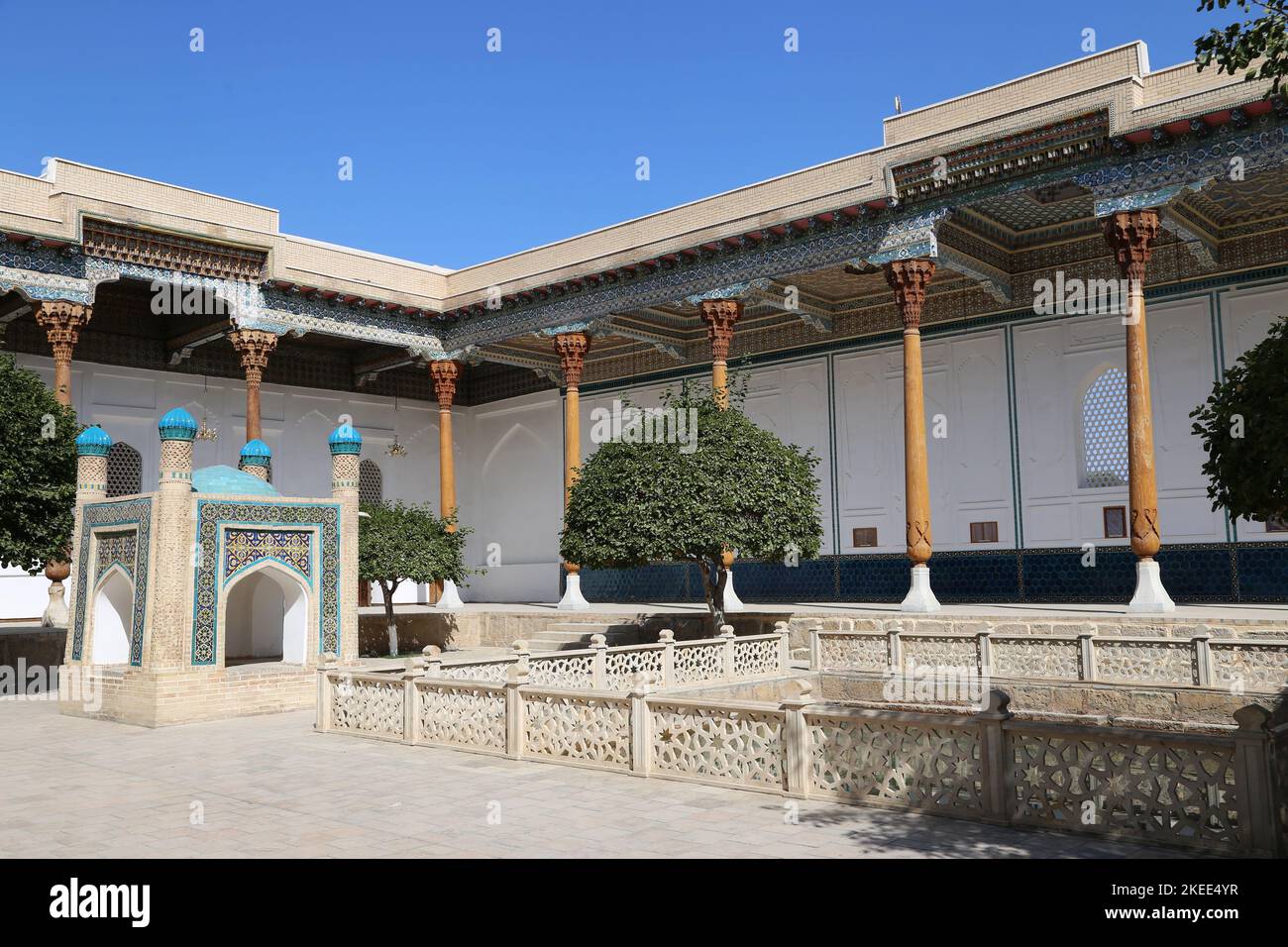 Cortile interno, Necropoli di Bahauddin Naqshband, Kasri, Bukhara, Provincia di Bukhara, Uzbekistan, Asia centrale Foto Stock