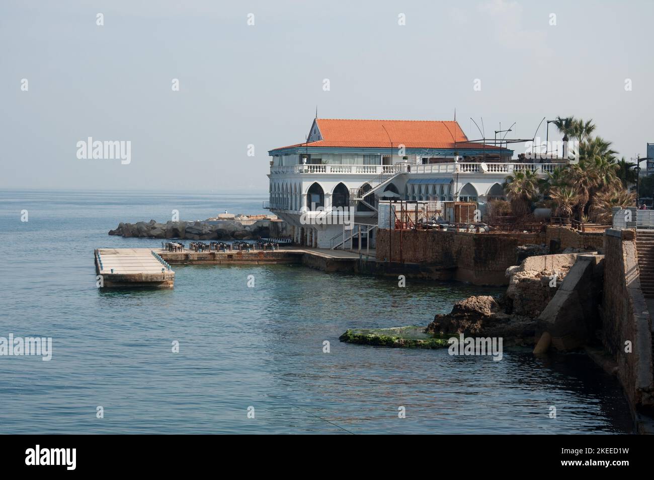 Ristoranti alla fine della Corniche, Beirut, Libano, Medio Oriente Foto Stock