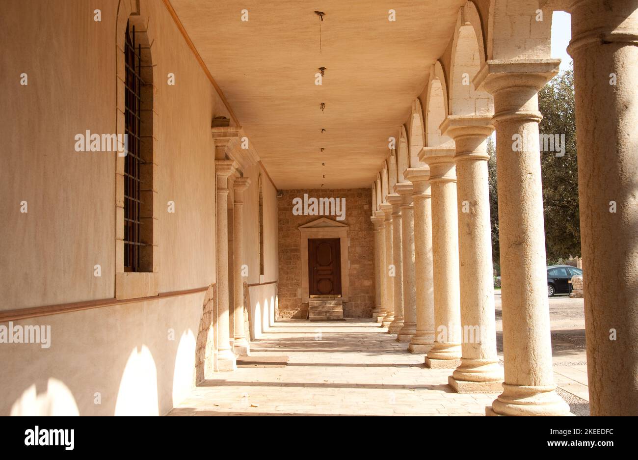 Colonnato, Cattedrale Ortodossa di San Giorgio, Beirut, Libano, Medio Oriente Foto Stock
