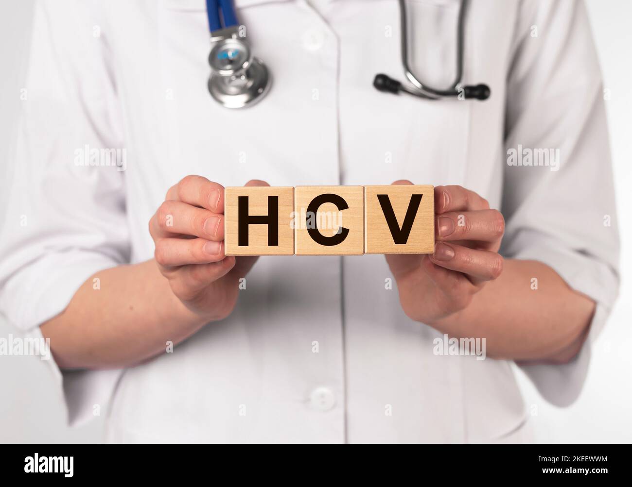 HCV acronimo di Medical test. Parola sui cubi. Foto Stock