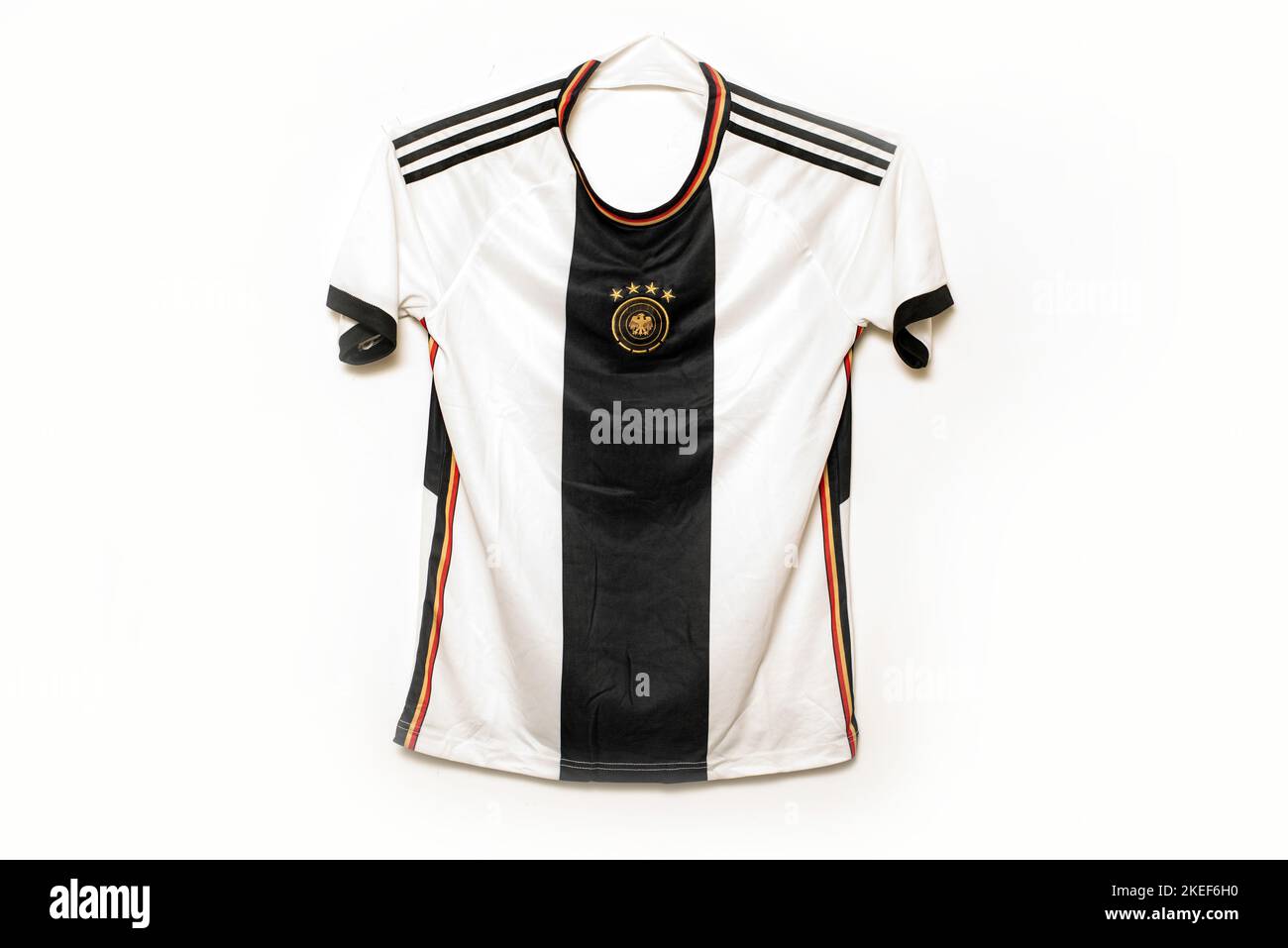 Maglia da calcio tedesca, sfondo bianco isolato Foto Stock