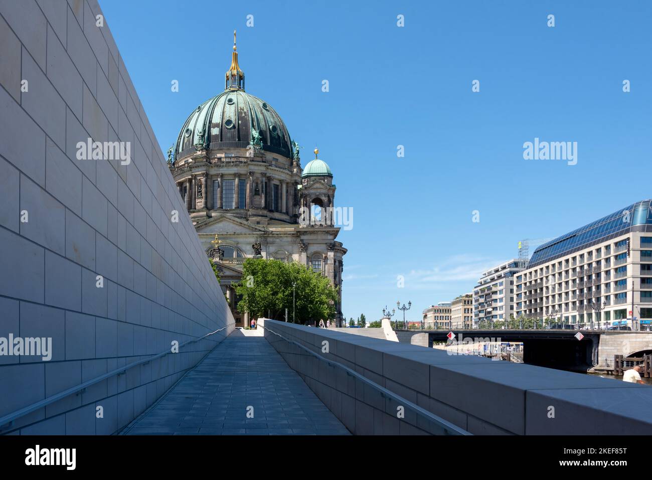 Berliner Dom (Cattedrale di Berlino) presso il famoso Museumsinsel (Isola dei Musei) sul fiume Sprea. Foto Stock