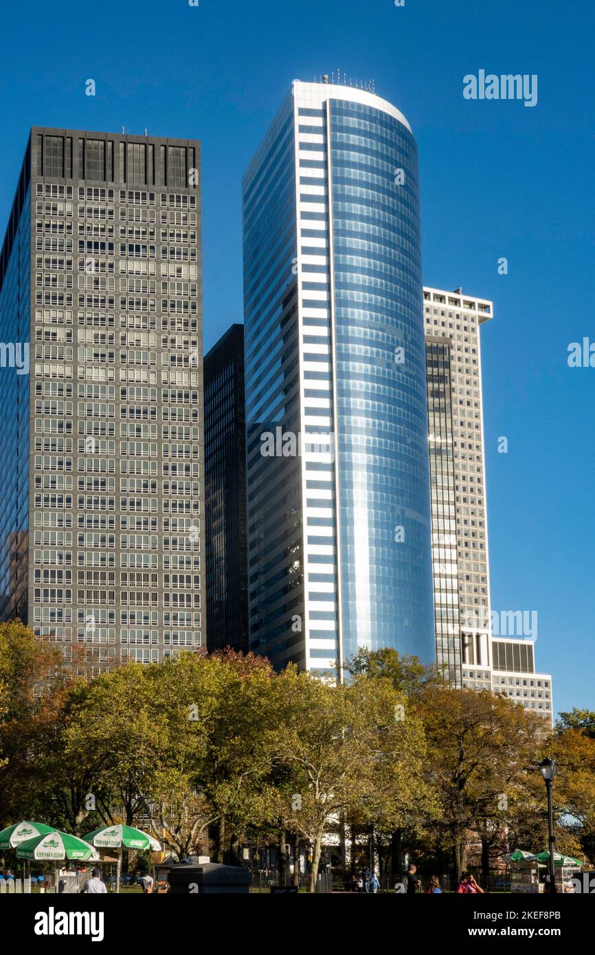Il Financial District Skyline presenta 17 state Street e Battery Park, NYC, USA 2022 Foto Stock