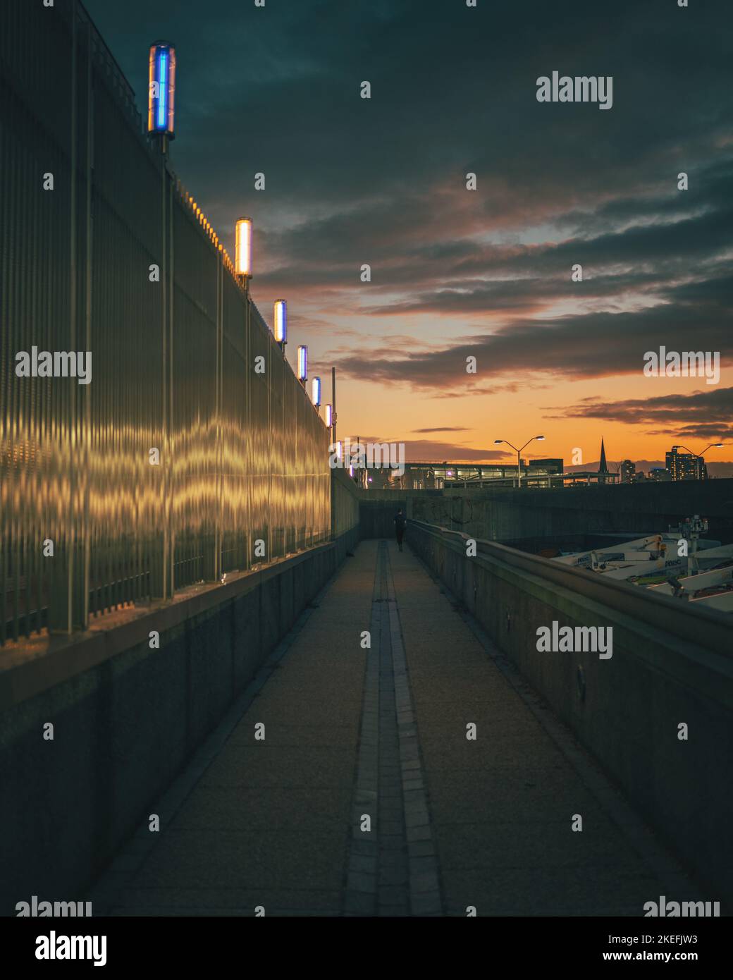 Tramonto al Newtown Creek Nature Walk, Brooklyn, New York Foto Stock