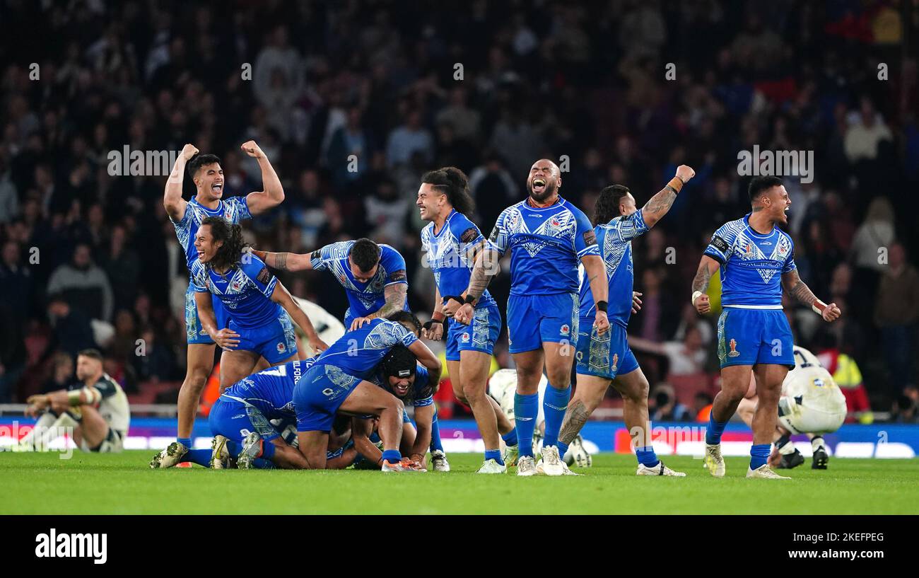 Samoa festeggia dopo aver vinto la partita di semifinale della Coppa del mondo di Rugby all'Emirates Stadium, Londra. Data immagine: Sabato 12 novembre 2022. Foto Stock