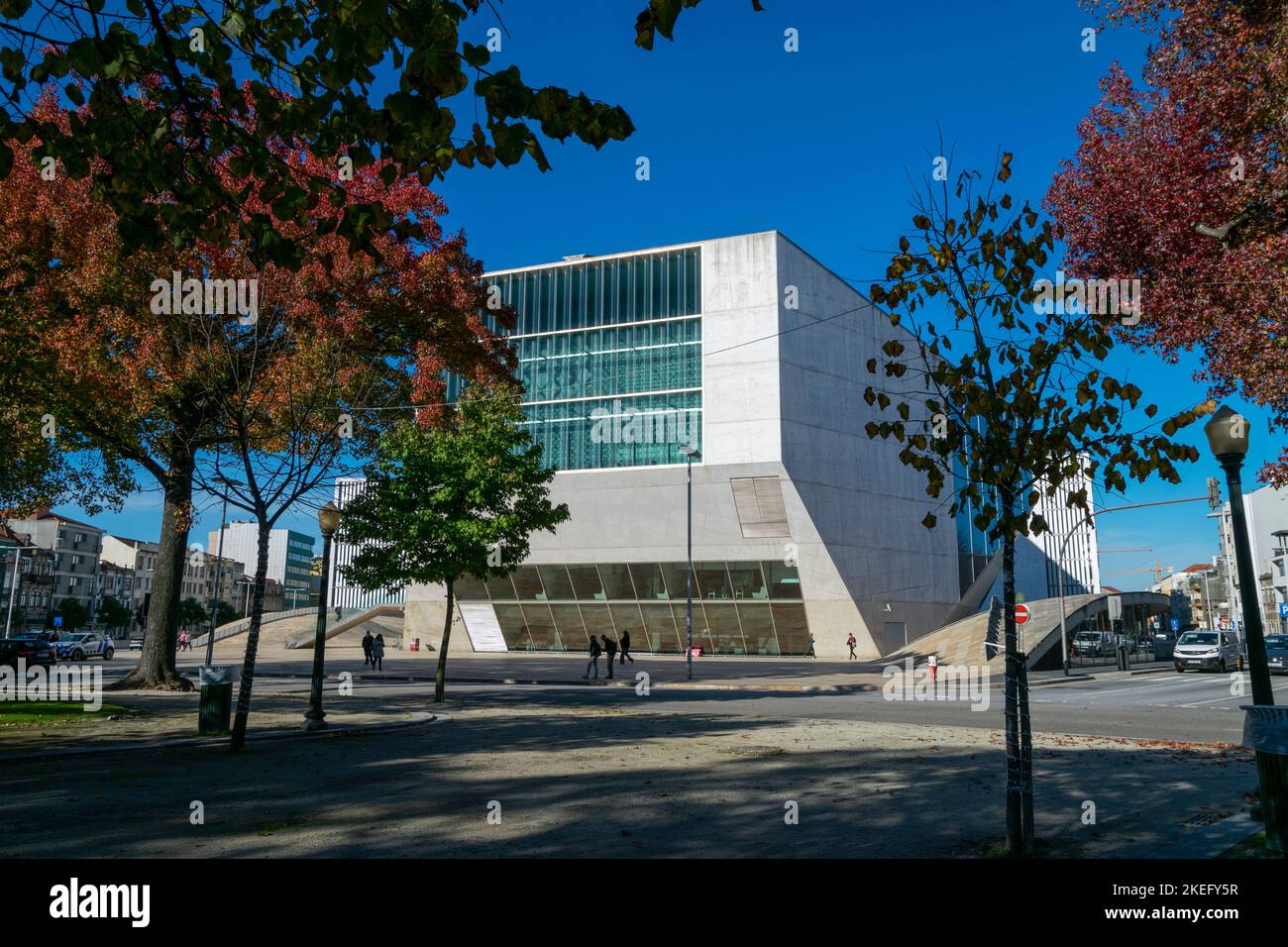 Sala concerti Casa da Música a Porto, Portogallo. È stato progettato dall'architetto REM Koolhaas e inaugurato nel 2005. Poligono della sala concerti Casa da Música Foto Stock