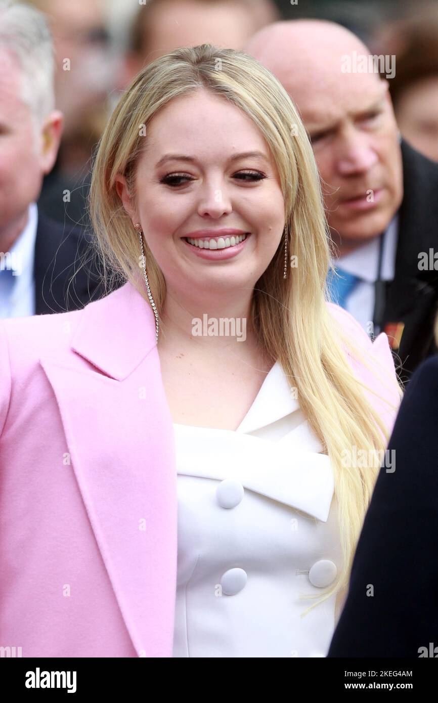 **FOTO DEL FILE** Tiffany Trump attraverso gli anni davanti al suo matrimonio Sabato 12 novembre 2022. WASHINGTON, DC - 2 APRILE: Tiffany Trump all'annuale White House Easter Egg Roll sul prato meridionale della Casa Bianca a Washington, DC il 2 aprile 2018. Credito: mpi34 /MediaPunch Foto Stock