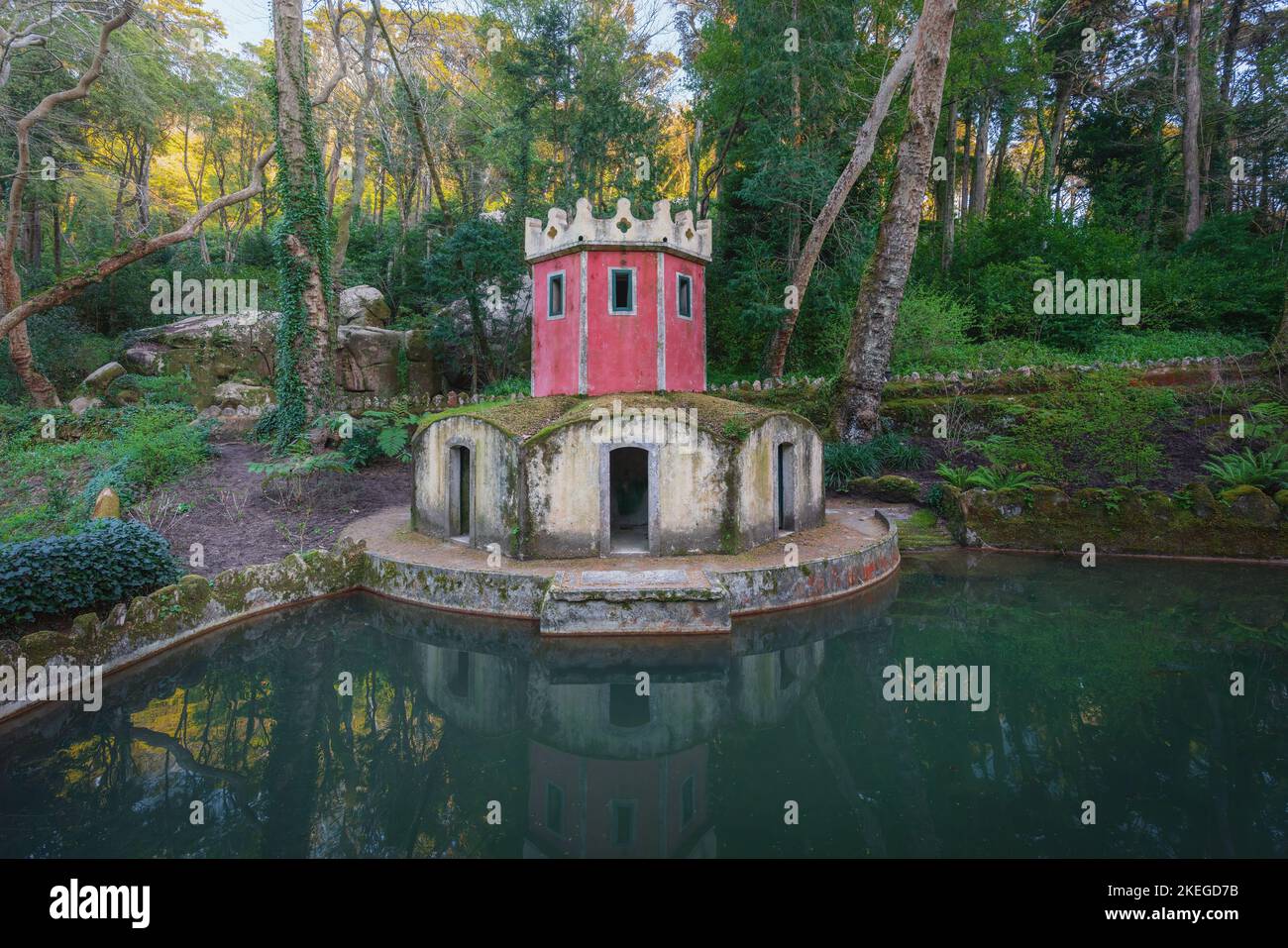 Duck House sulla Valle dei Laghi al Parco pena Palace - Sintra, Portogallo Foto Stock