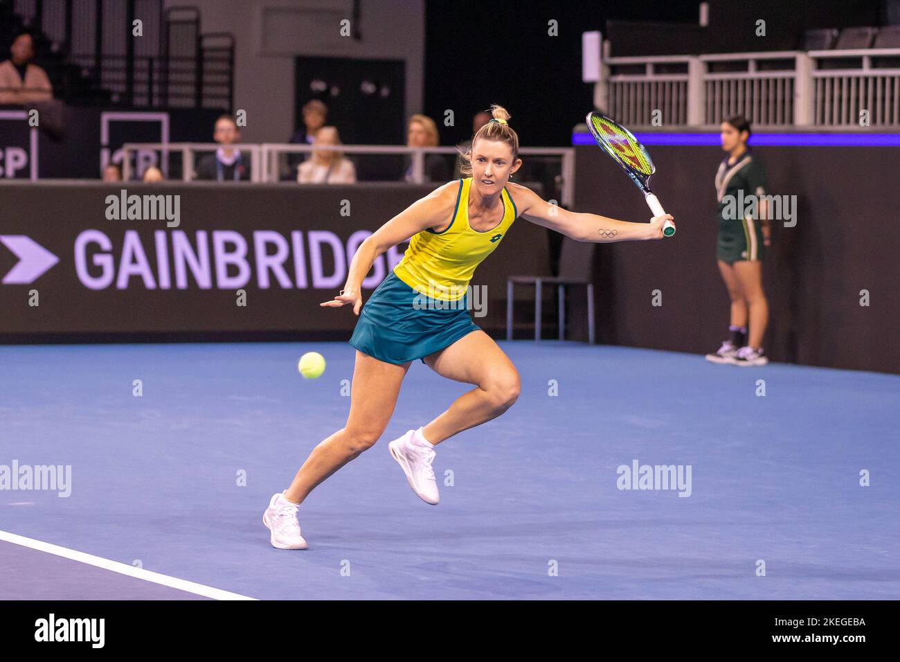 Glasgow, Scozia 12th novembre 2022. Heather Watson del Team GB prende il posto di Storm Sanders of Australia nella semifinale della Billy Jean King Cup. Foto Stock