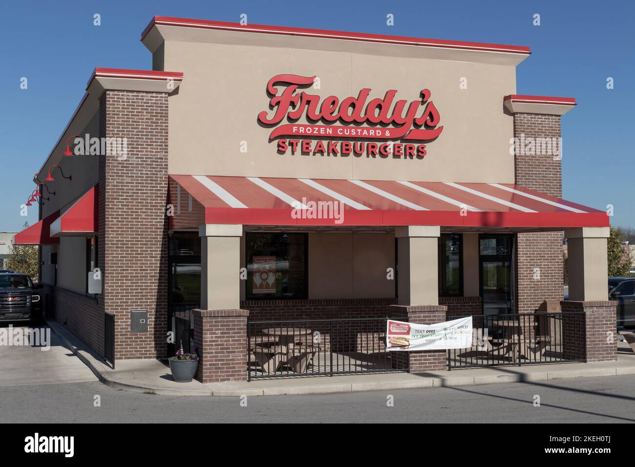 Lafayette - circa Novembre 2022: Freddy's Frozen Custard e Steakburgers ristorante. Freddy's è popolare nel Midwest. Foto Stock