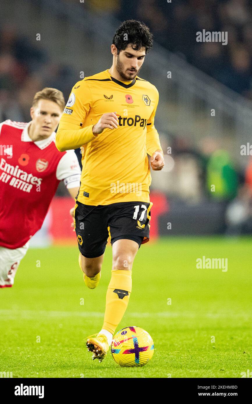 Molineux, Wolverhampton sabato 12th novembre 2022. WolvesÕs Gonalo Guedes durante la partita della Premier League tra Wolverhampton Wanderers e Arsenal a Molineux, Wolverhampton, sabato 12th novembre 2022. (Credit: Gustavo Pantano | MI News) Credit: MI News & Sport /Alamy Live News Foto Stock