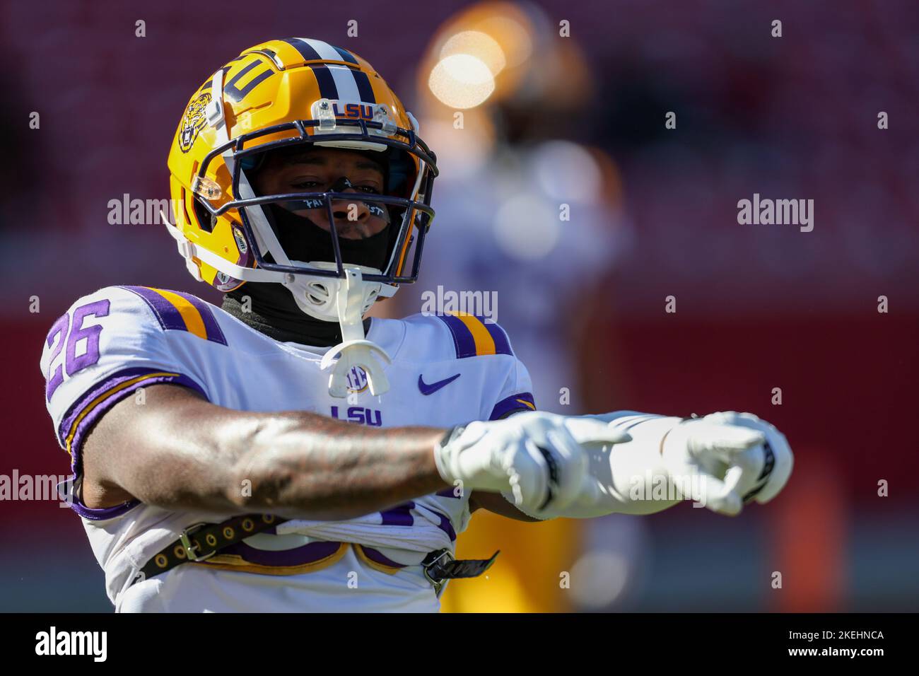 Greg Clayton Jr. 12th Nov, 2022. #26 Tigers punt returner punta ad una palla corta davanti a lui. La LSU ha sconfitto l'Arkansas 13-10 a Fayetteville, Arkansas, Richey Miller/CSM/Alamy Live News Foto Stock