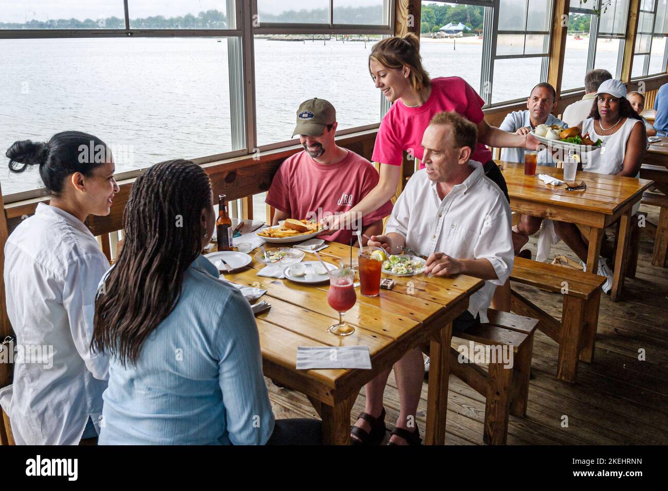 Newport News Virginia, Crab Shack Seafood, ristorante, ristoranti, ristoranti, ristoranti, ristoranti, caffè, bistro, lungo James River Water, i visitatori viaggiano Foto Stock