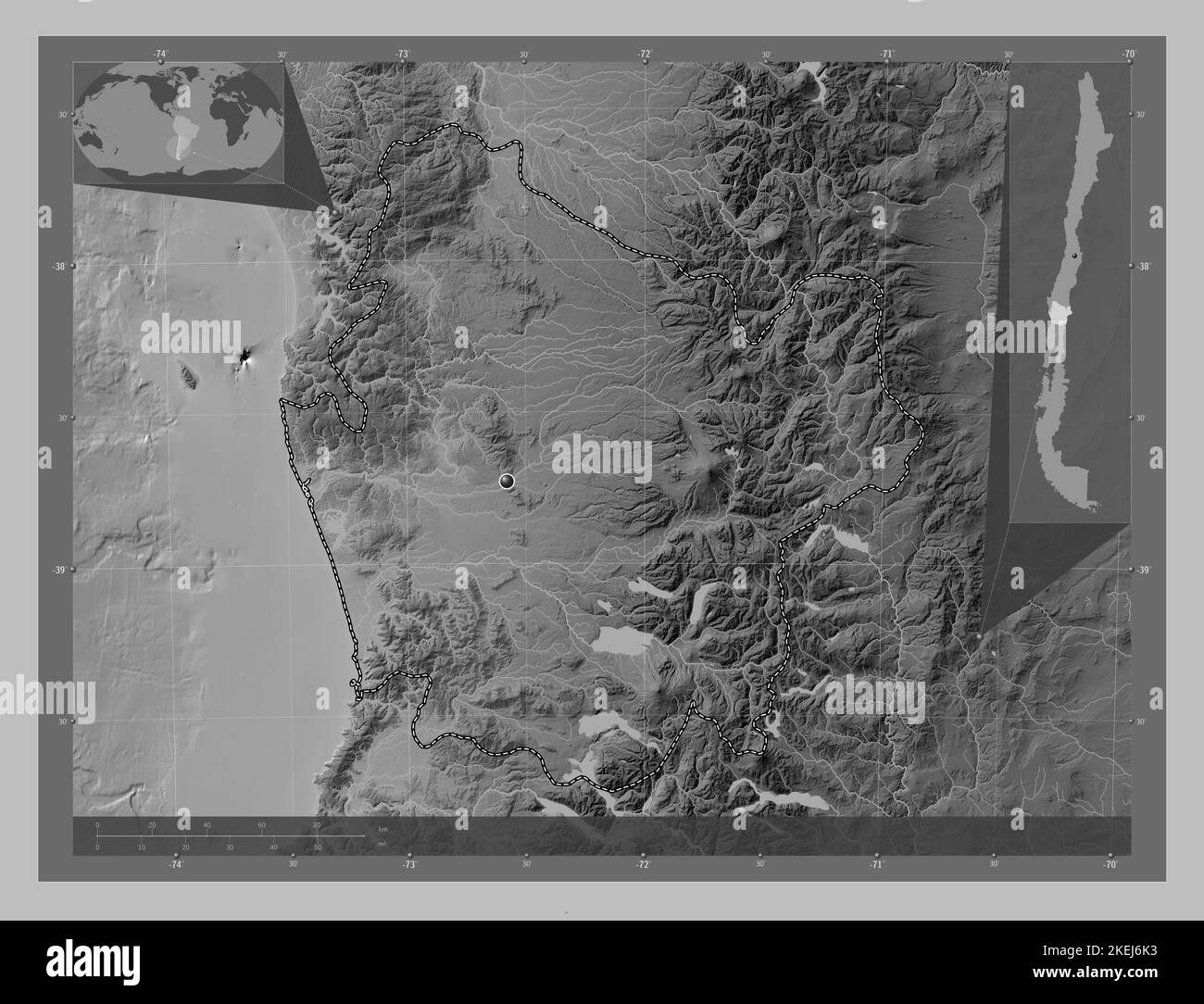 Araucania, regione del Cile. Mappa in scala di grigi con laghi e fiumi. Mappe delle posizioni ausiliarie degli angoli Foto Stock