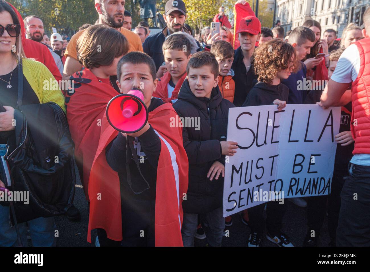 Gli albanesi con sede a Londra sono venuti fuori in grande dopo che Suella Braverman ha implicato che gli albanesi che sono venuti nel Regno Unito sono criminali Foto Stock