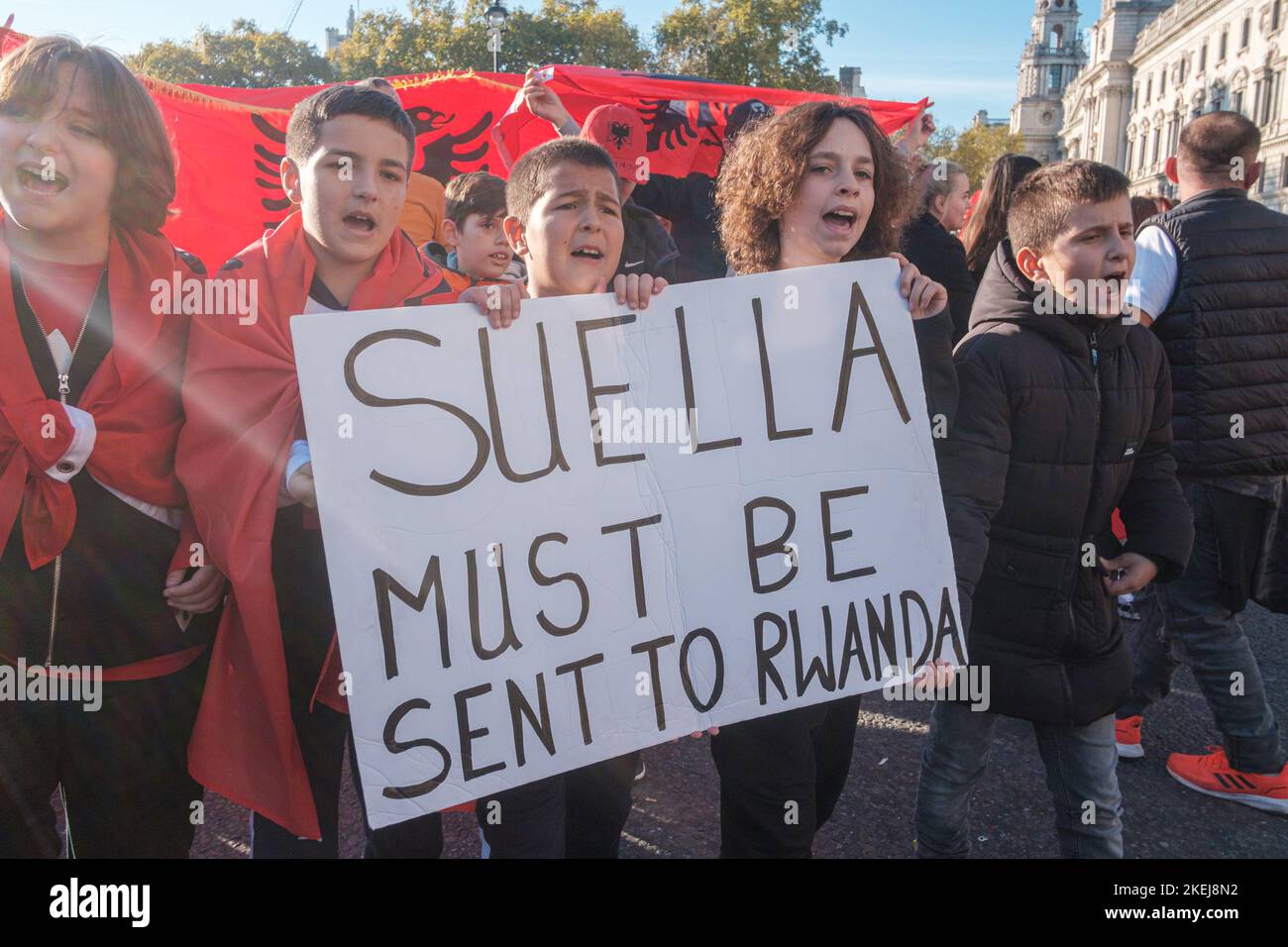 Gli albanesi con sede a Londra sono venuti fuori in grande dopo che Suella Braverman ha implicato che gli albanesi che sono venuti nel Regno Unito sono criminali Foto Stock