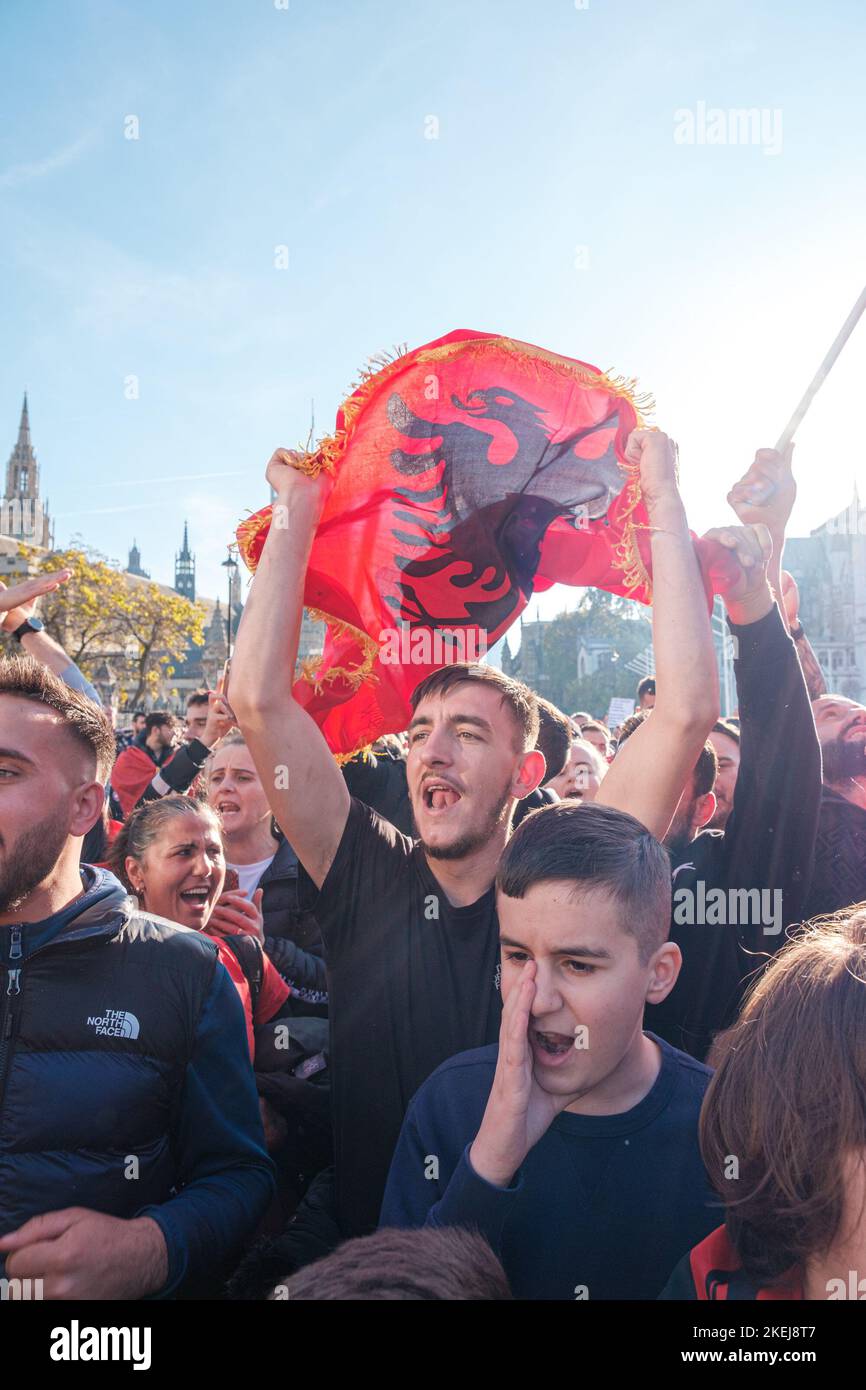 Gli albanesi con sede a Londra sono venuti fuori in grande dopo che Suella Braverman ha implicato che gli albanesi che sono venuti nel Regno Unito sono criminali Foto Stock