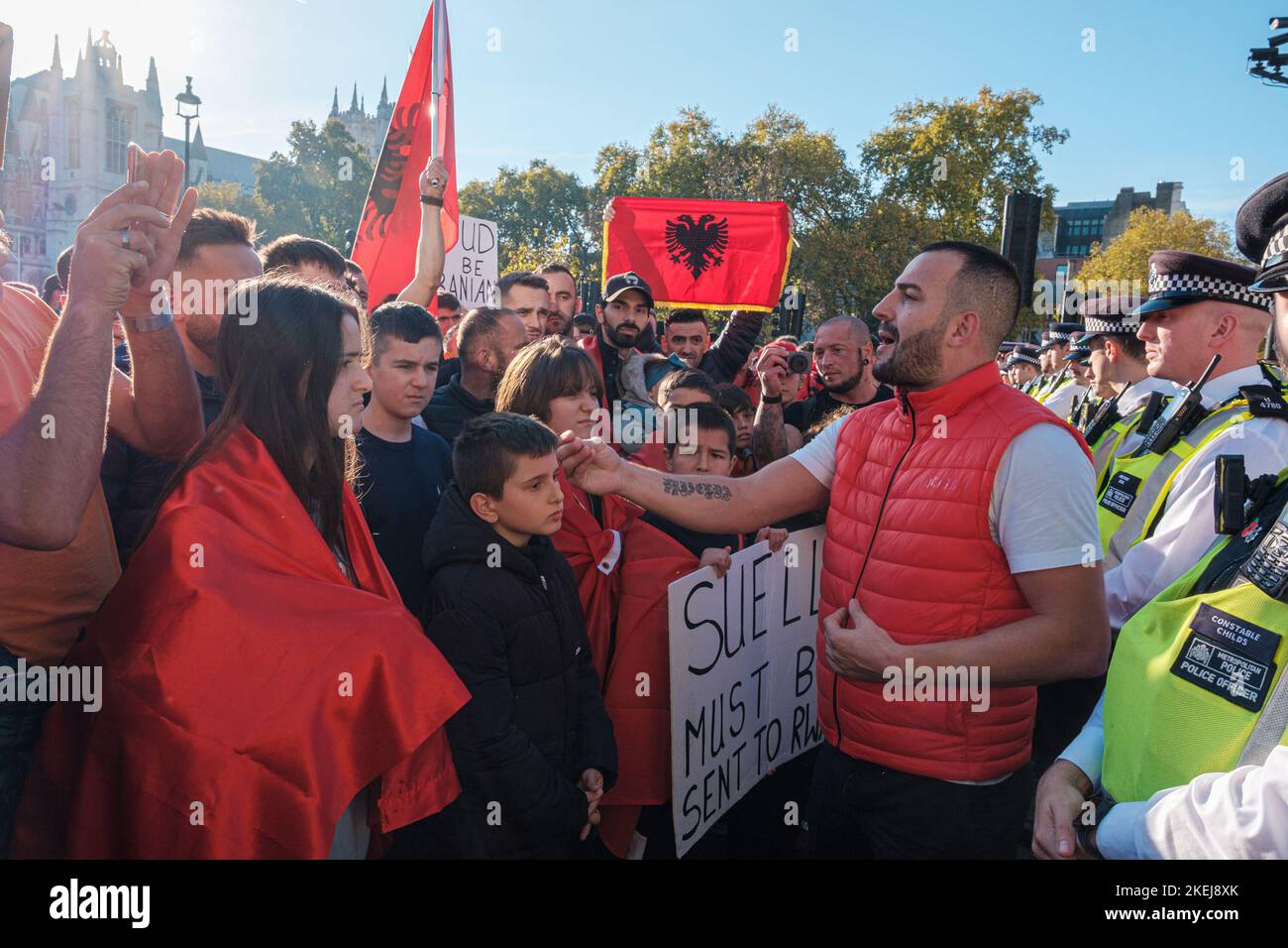 Gli albanesi con sede a Londra sono venuti fuori in grande dopo che Suella Braverman ha implicato che gli albanesi che sono venuti nel Regno Unito sono criminali Foto Stock