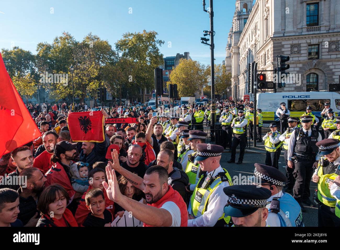 Gli albanesi con sede a Londra sono venuti fuori in grande dopo che Suella Braverman ha implicato che gli albanesi che sono venuti nel Regno Unito sono criminali Foto Stock