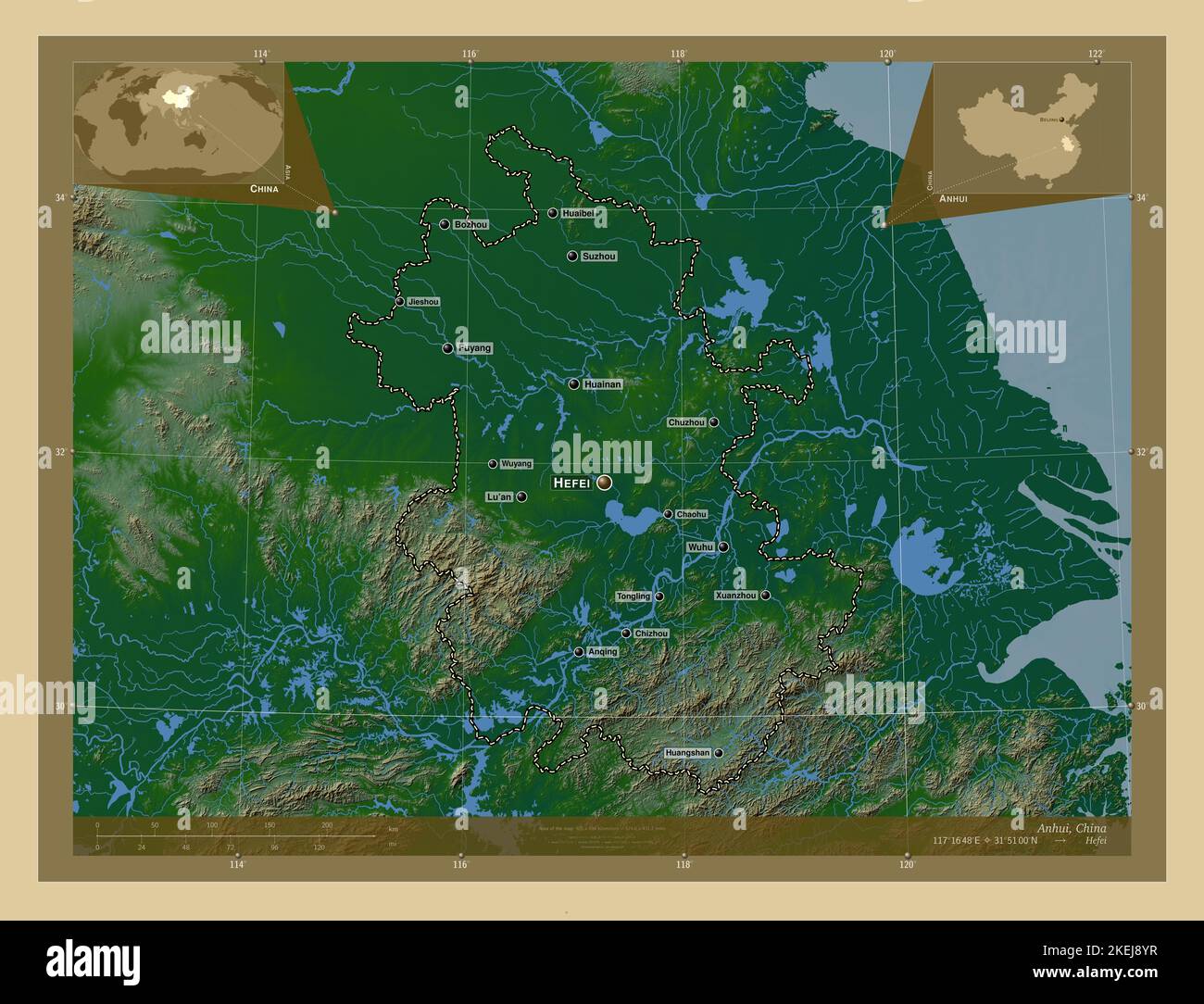 Anhui, provincia della Cina. Mappa di altitudine colorata con laghi e fiumi. Località e nomi delle principali città della regione. Posizione ausiliaria angolo ma Foto Stock