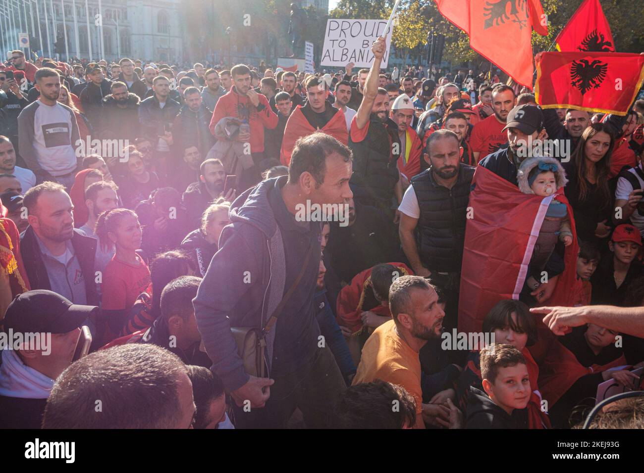 Gli albanesi con sede a Londra sono venuti fuori in grande dopo che Suella Braverman ha implicato che gli albanesi che sono venuti nel Regno Unito sono criminali Foto Stock