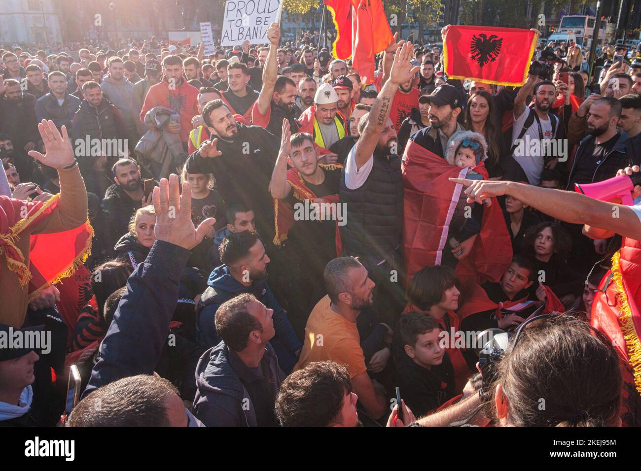 Gli albanesi con sede a Londra sono venuti fuori in grande dopo che Suella Braverman ha implicato che gli albanesi che sono venuti nel Regno Unito sono criminali Foto Stock